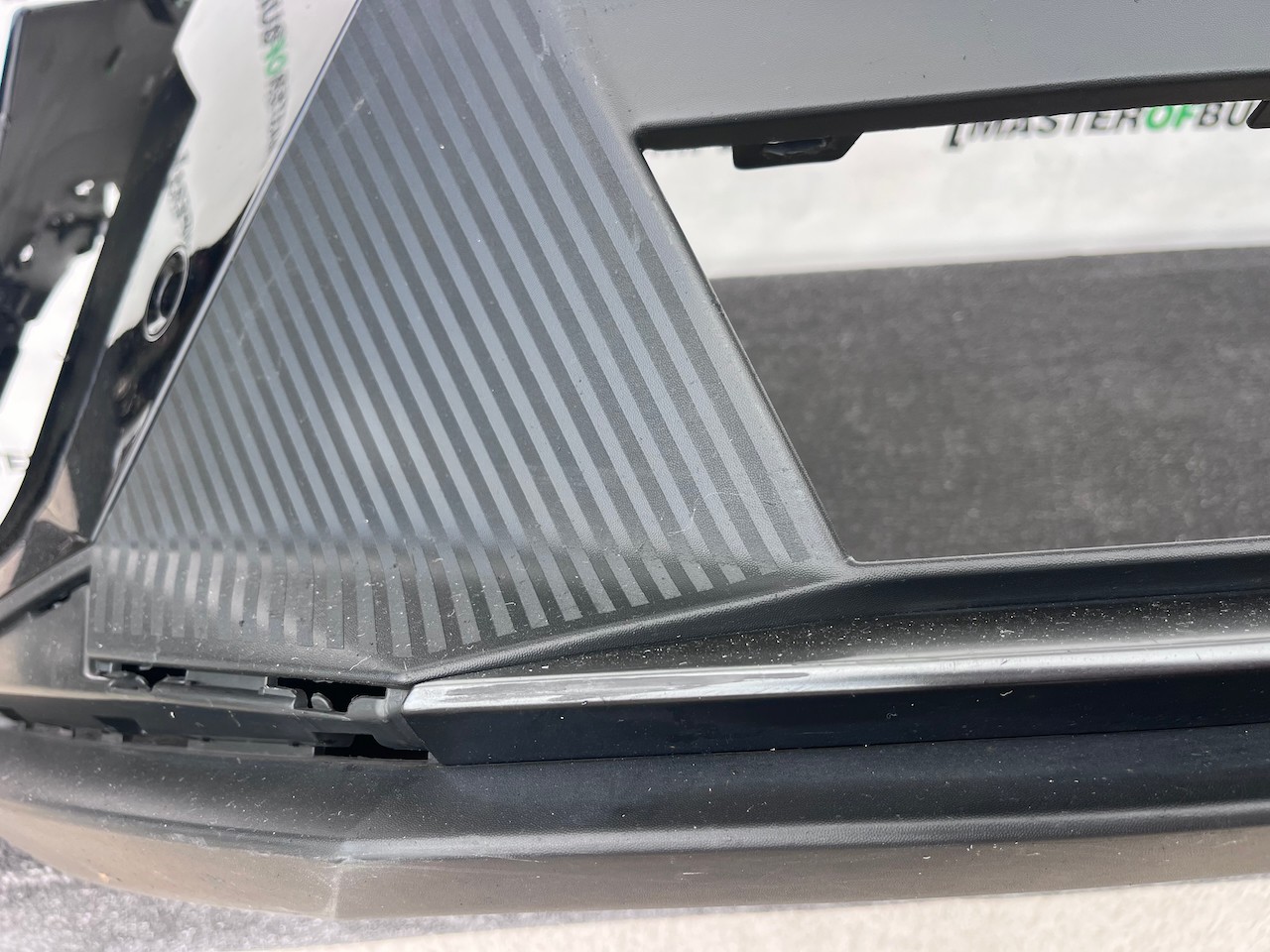 Renault Scenic E Tech Comfort Mk5 2024-2027 Front Bumper 6 Pdc Genuine [r722]
