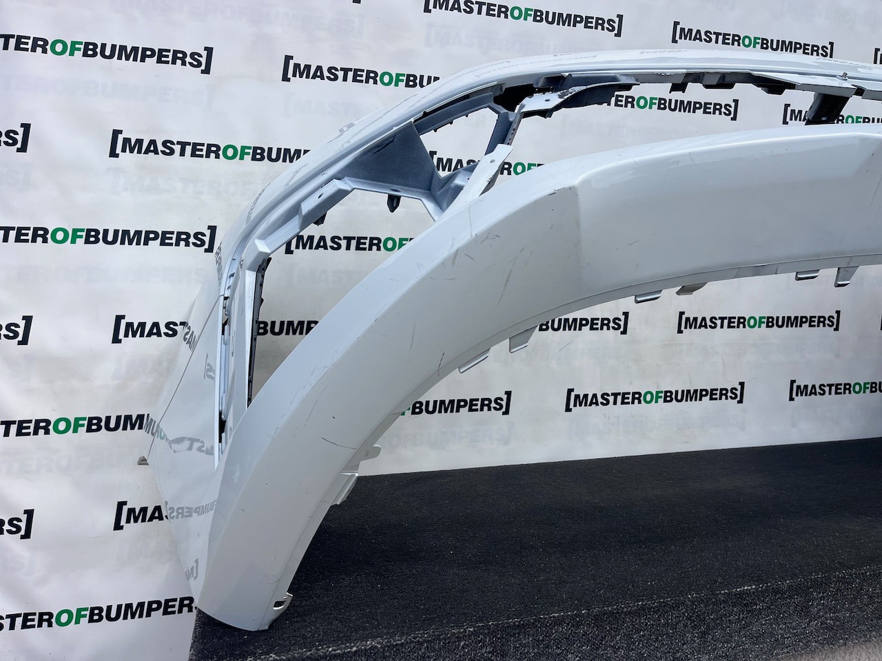 Renault Trafic Sport Plus Passenger 2022-2027 Front Bumper No Pdc Genuine [r727]