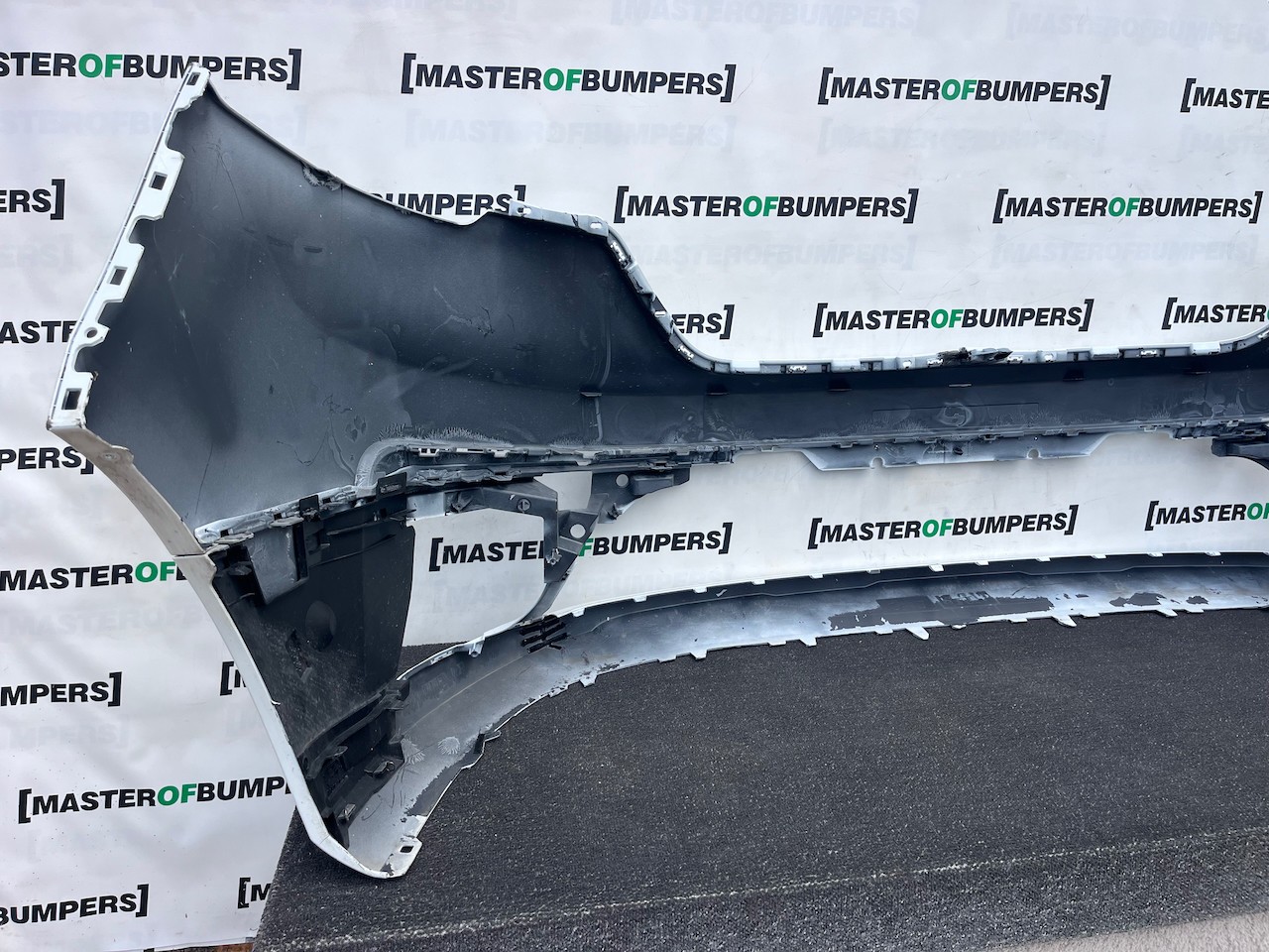 Renault Trafic Sport Plus Passenger 2022-2027 Front Bumper No Pdc Genuine [r727]
