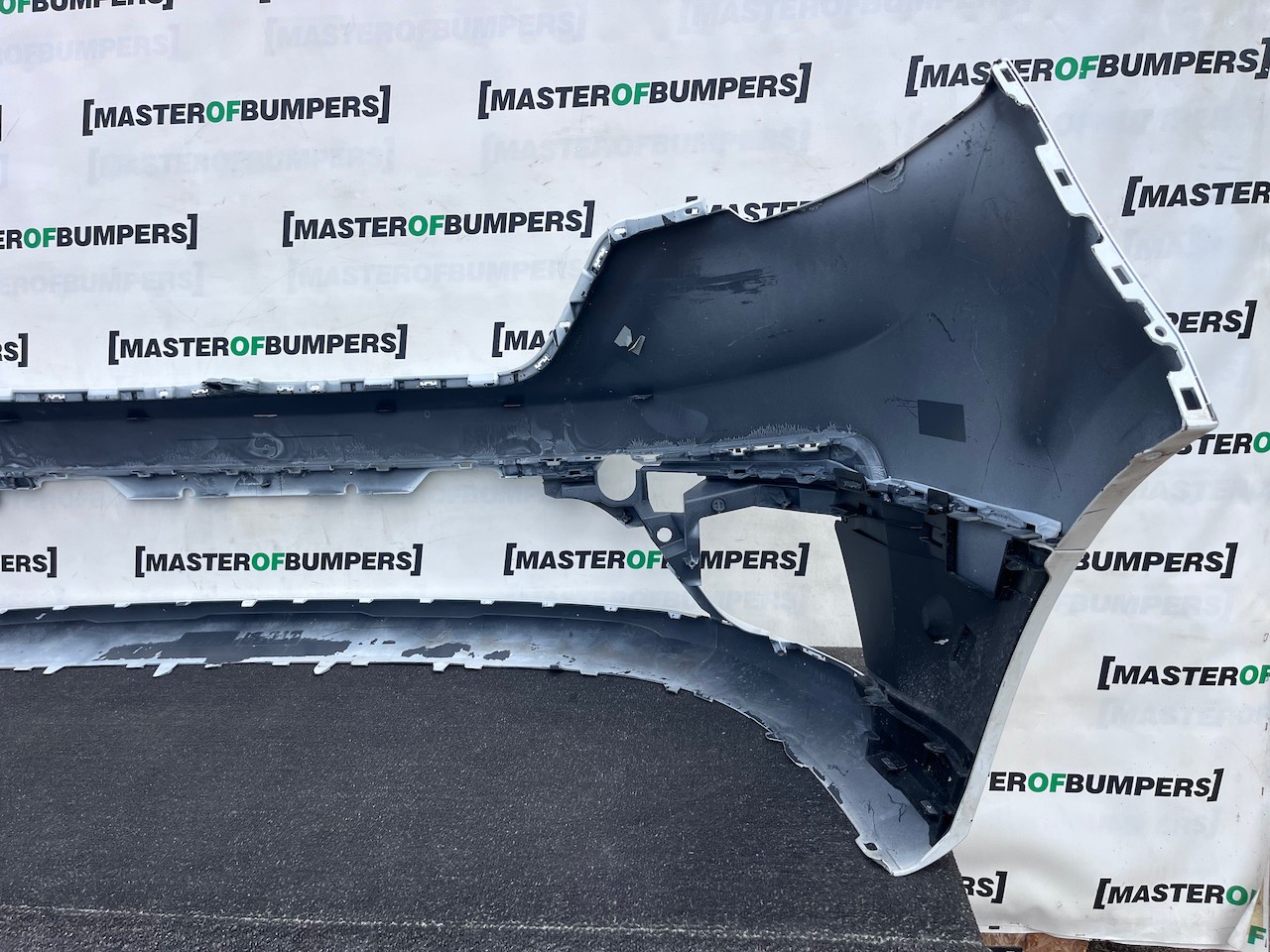 Renault Trafic Sport Plus Passenger 2022-2027 Front Bumper No Pdc Genuine [r727]