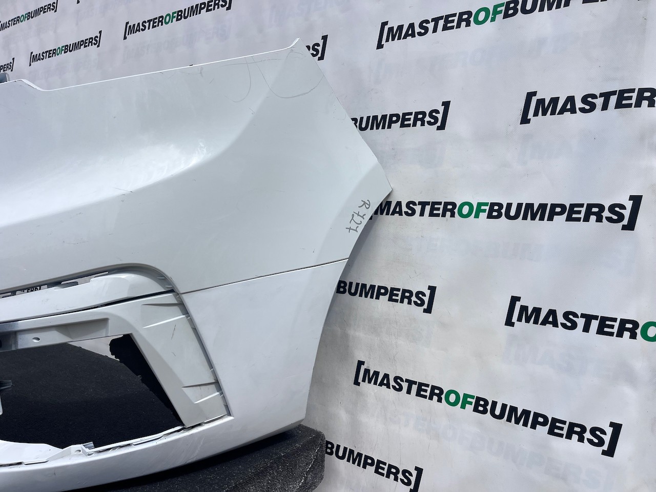 Renault Trafic Sport Plus Passenger 2022-2027 Front Bumper No Pdc Genuine [r727]