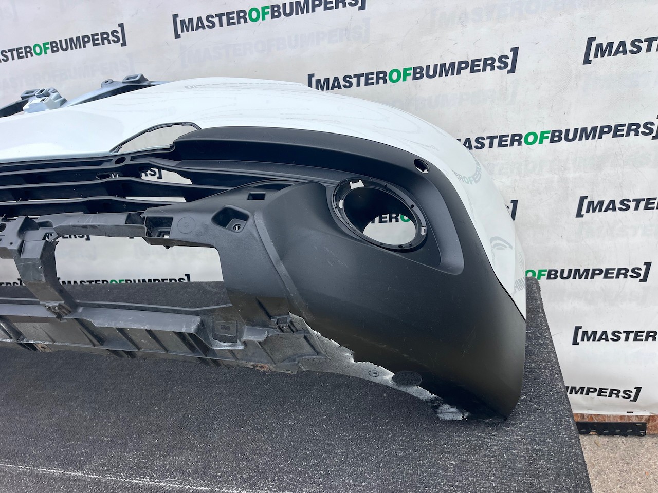 Renault Kadjar Dynamique Edition 2015-2018 Front Bumper 4 Pdc Jet Genuine [r747]