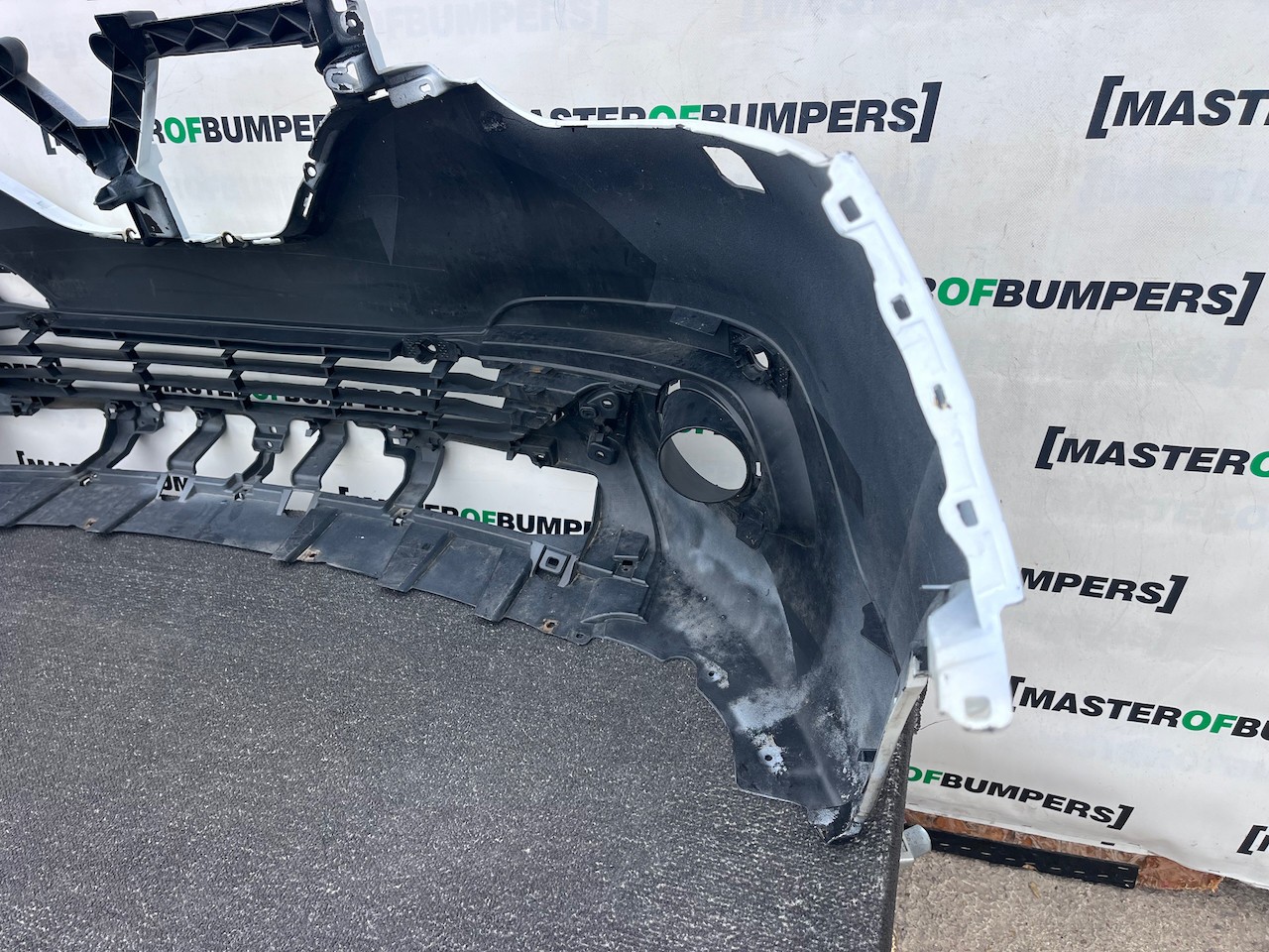 Renault Kadjar Dynamique Edition 2015-2018 Front Bumper 4 Pdc Jet Genuine [r747]