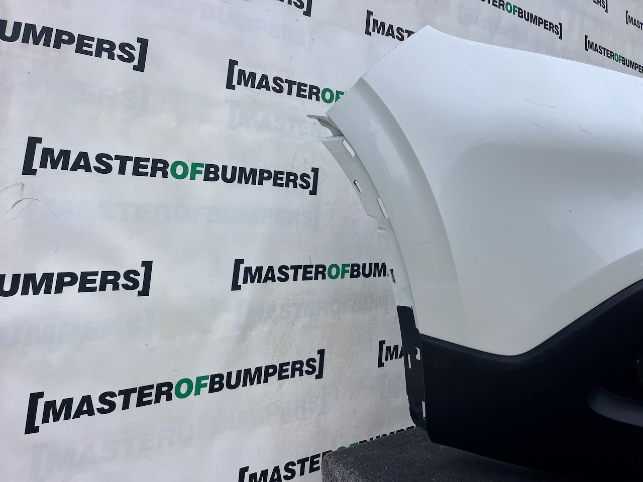 Renault Kadjar Dynamique Edition 2015-2018 Front Bumper 4 Pdc Jet Genuine [r747]