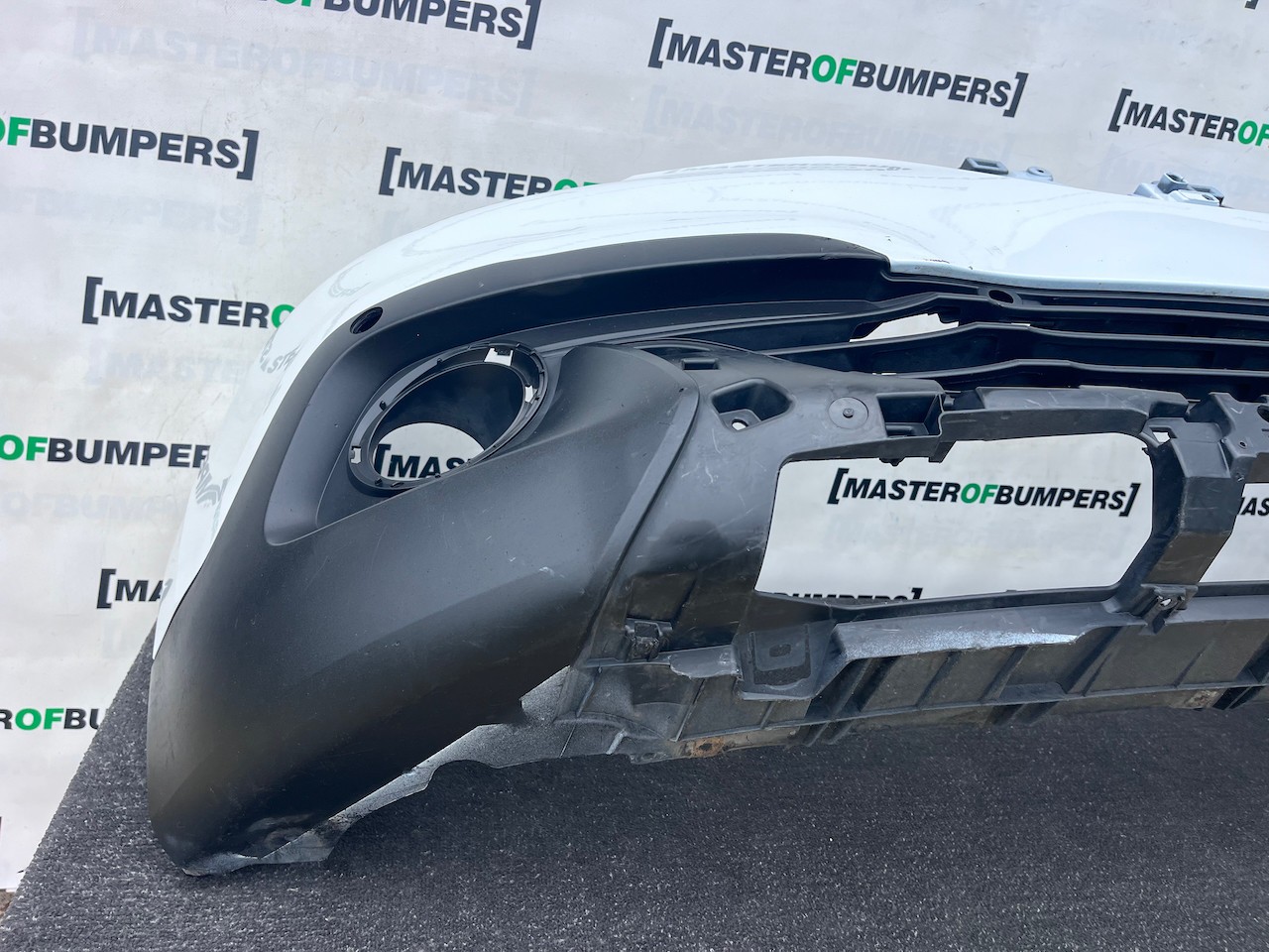 Renault Kadjar Dynamique Edition 2015-2018 Front Bumper 4 Pdc Jet Genuine [r747]
