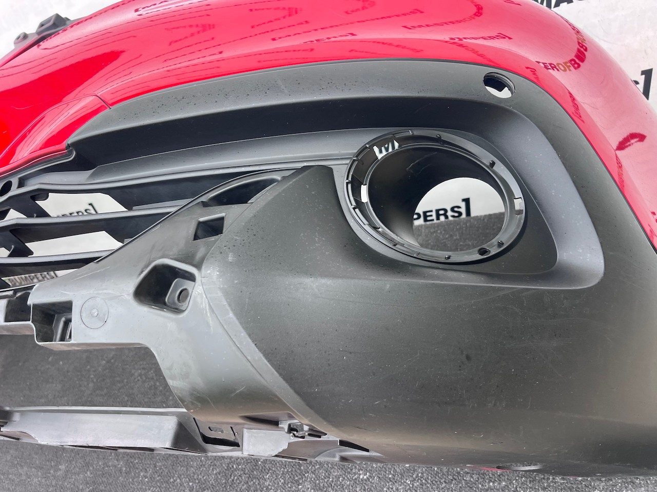 Renault Kadjar Dynamique Edition 2015-2018 Front Bumper 4 Pdc Jet Genuine [r748]