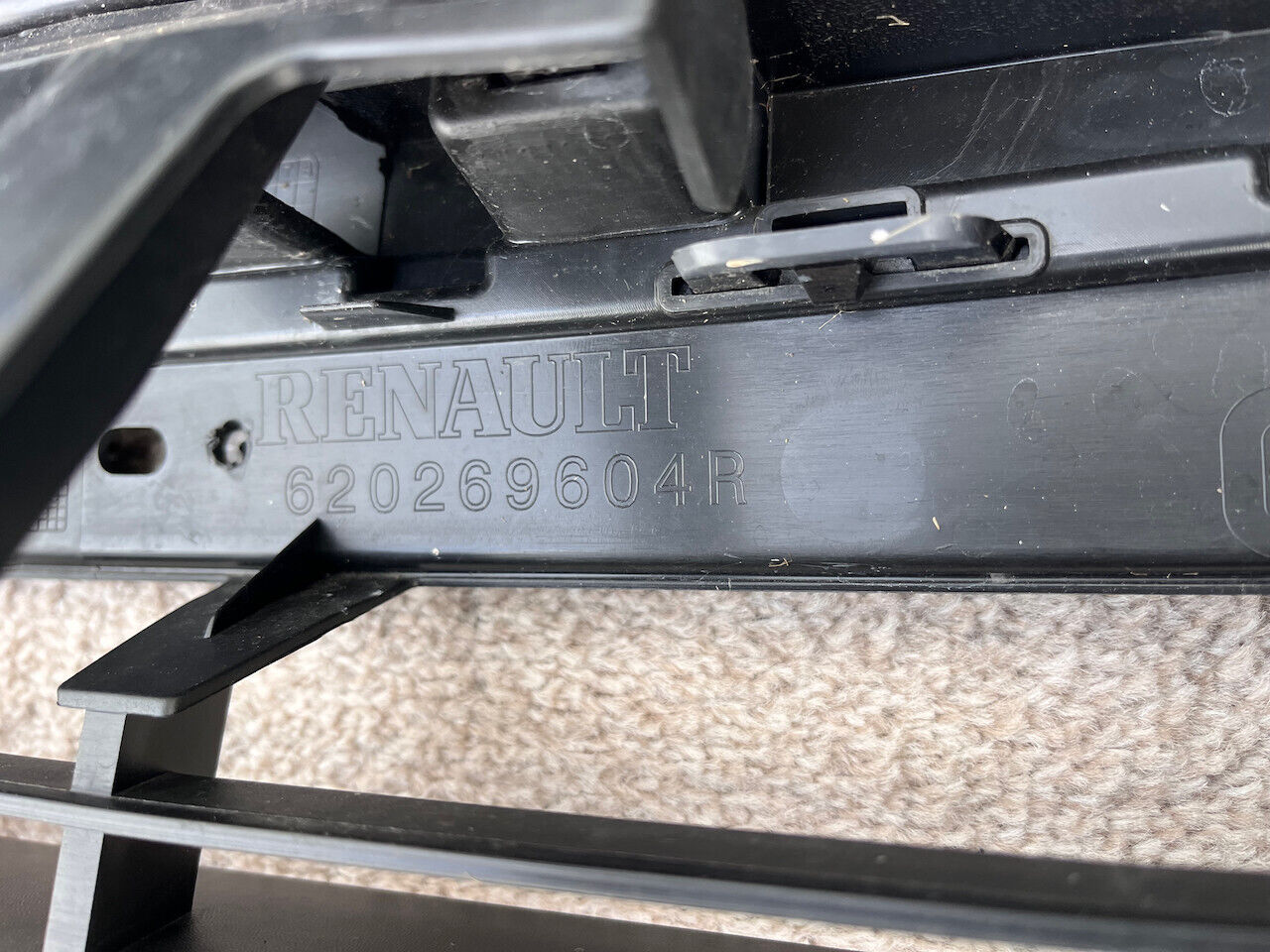 Renault Captur Signature Iconic Lift 2017-2019 Front Bumper Pdc Genuine [r632]