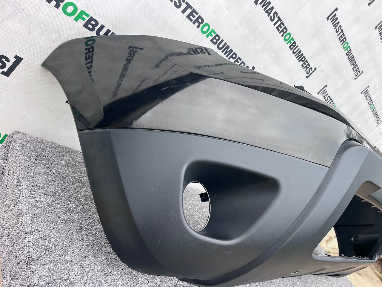 Dacia Duster Ambiance Mk1 Lift Hatchback 2013-2016 Front Bumper Genuine [r668]