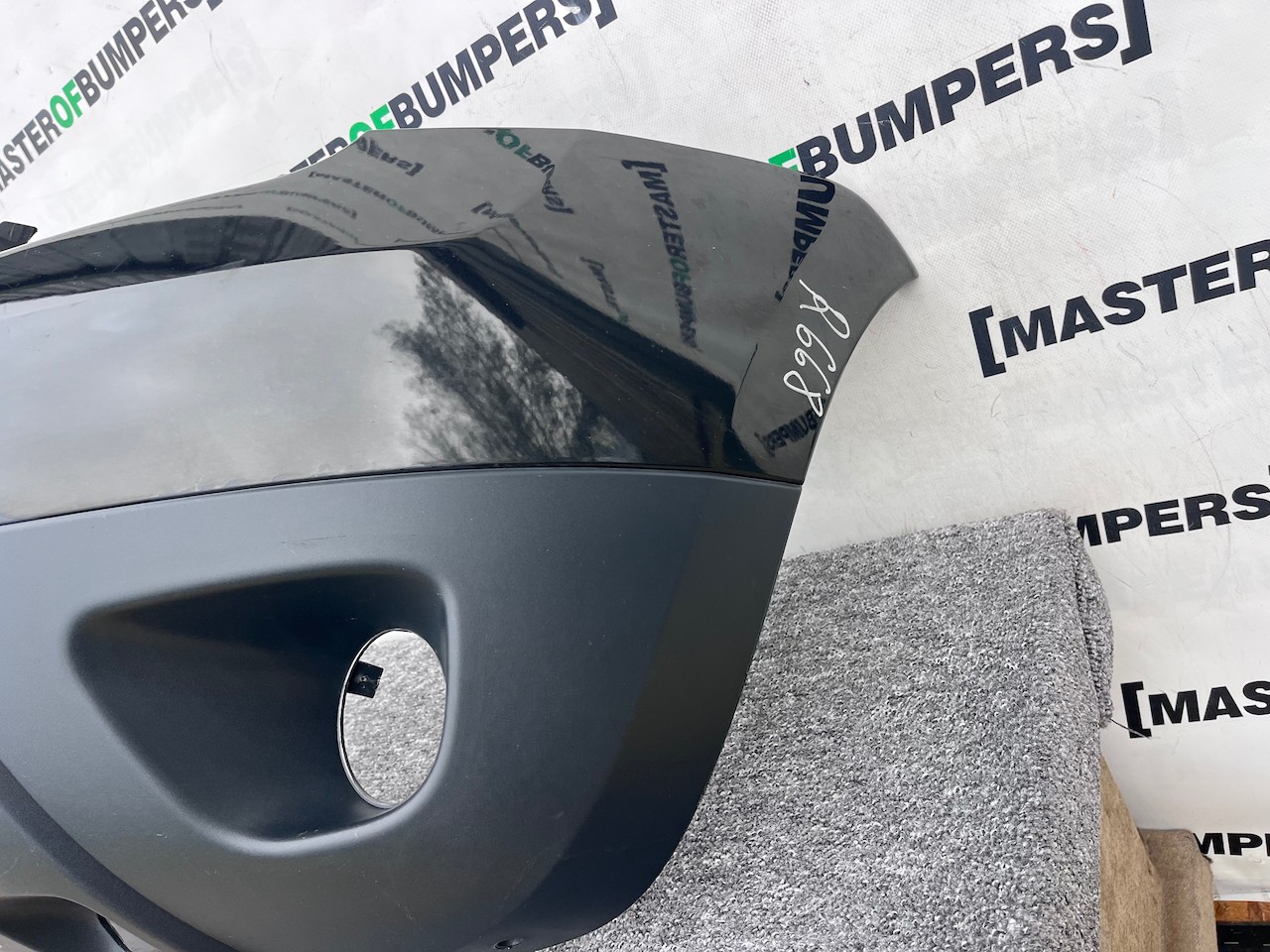 Dacia Duster Ambiance Mk1 Lift Hatchback 2013-2016 Front Bumper Genuine [r668]