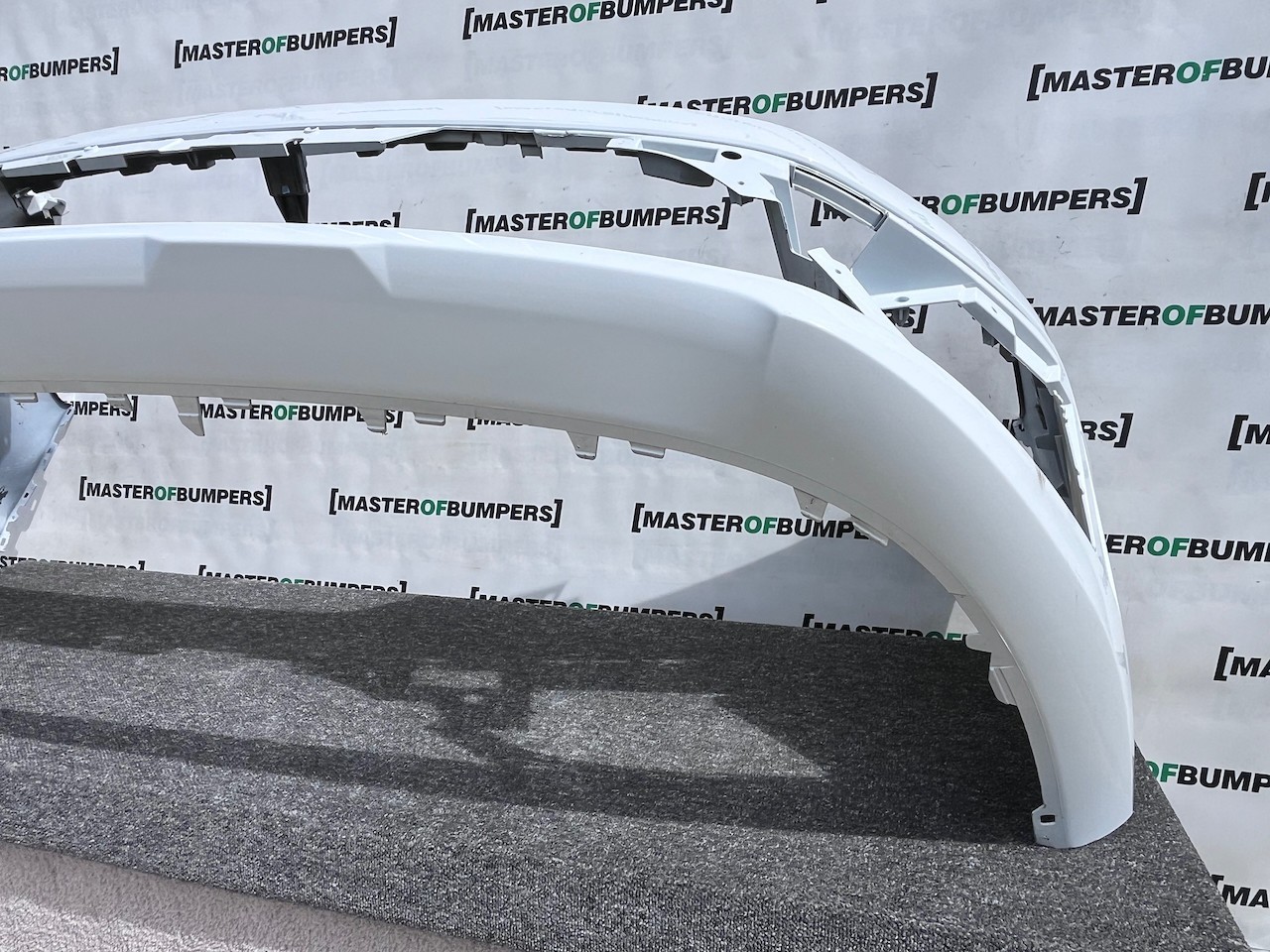 Renault Trafic Sport Plus Passenger 2022-2026 Front Bumper 4 Pdc Genuine [r701]