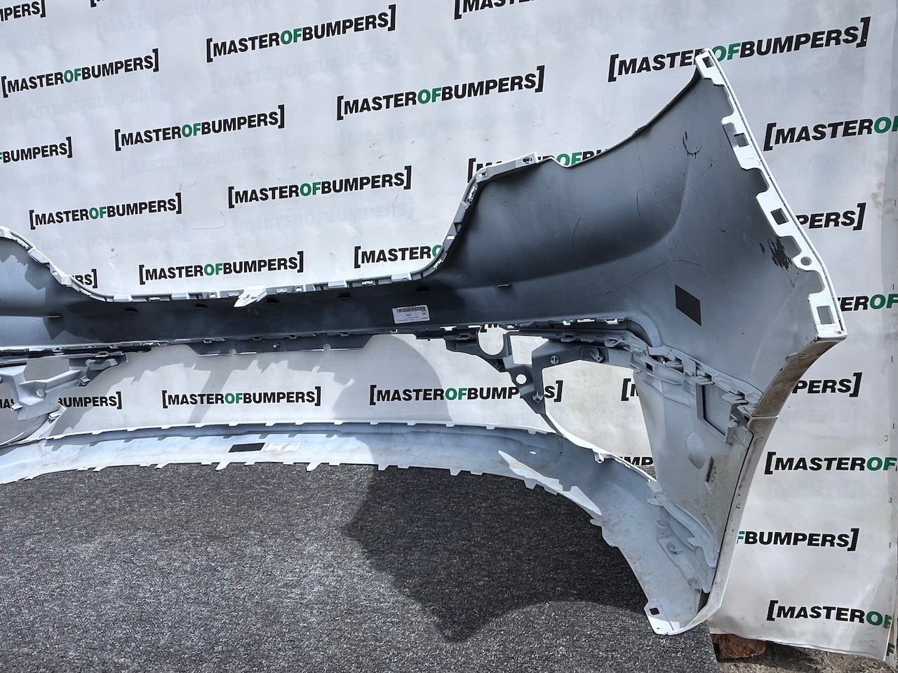 Renault Trafic Sport Plus Passenger 2022-2026 Front Bumper 4 Pdc Genuine [r701]