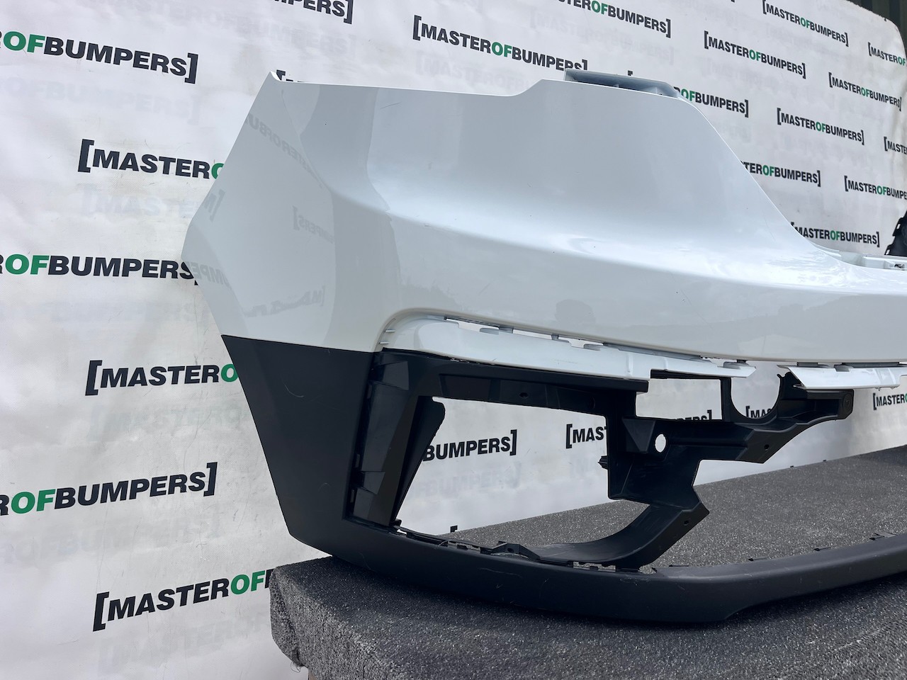 Renault Trafic Panel Van Mk3 2nd Facelift 2021-2024 Front Bumper Genuine [r718]