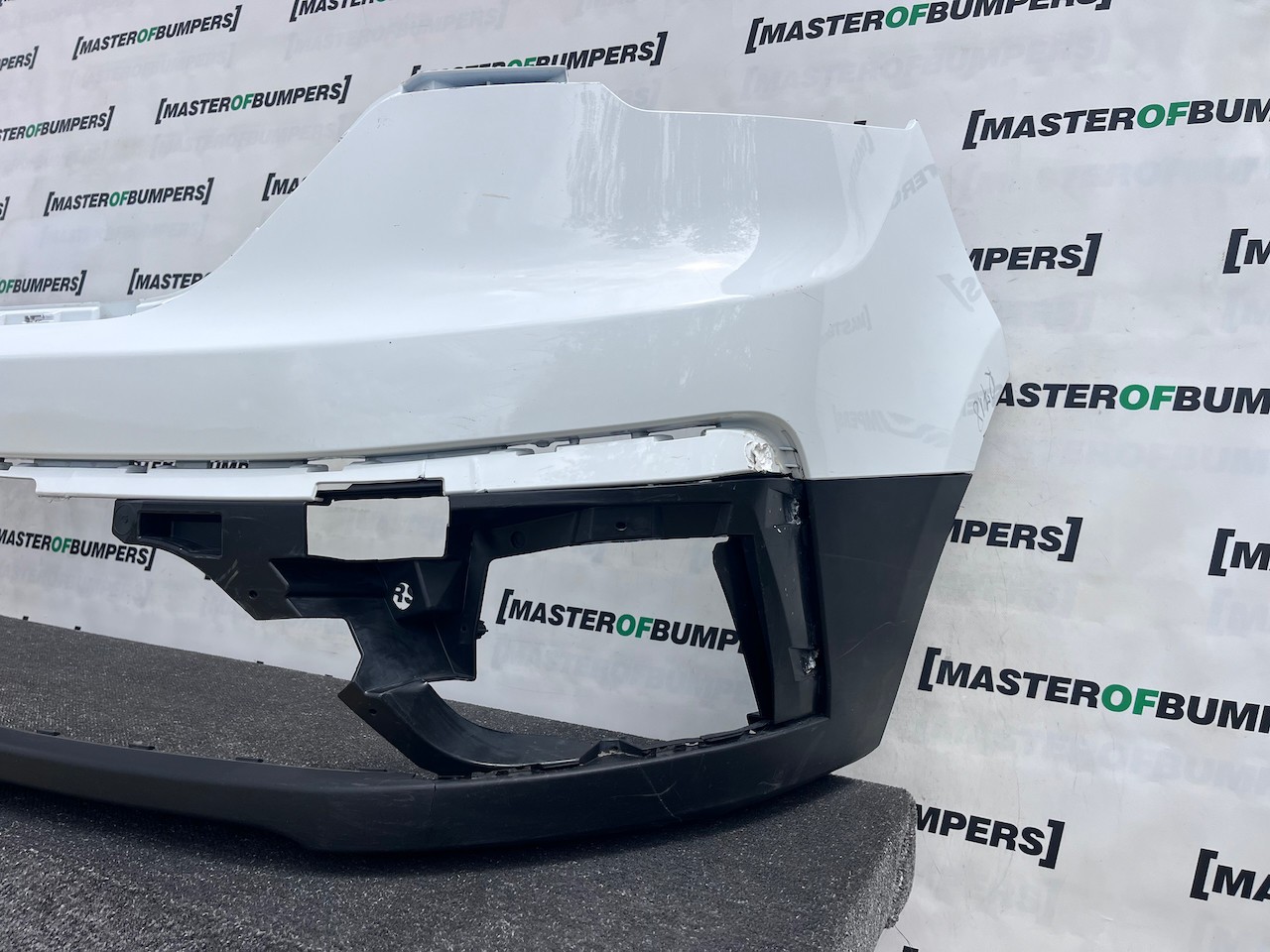 Renault Trafic Panel Van Mk3 2nd Facelift 2021-2024 Front Bumper Genuine [r718]