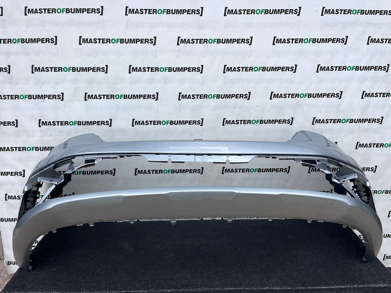 Renault Trafic Sport Plus Passenger 2022-2026 Front Bumper 6 Pdc Genuine [r746]