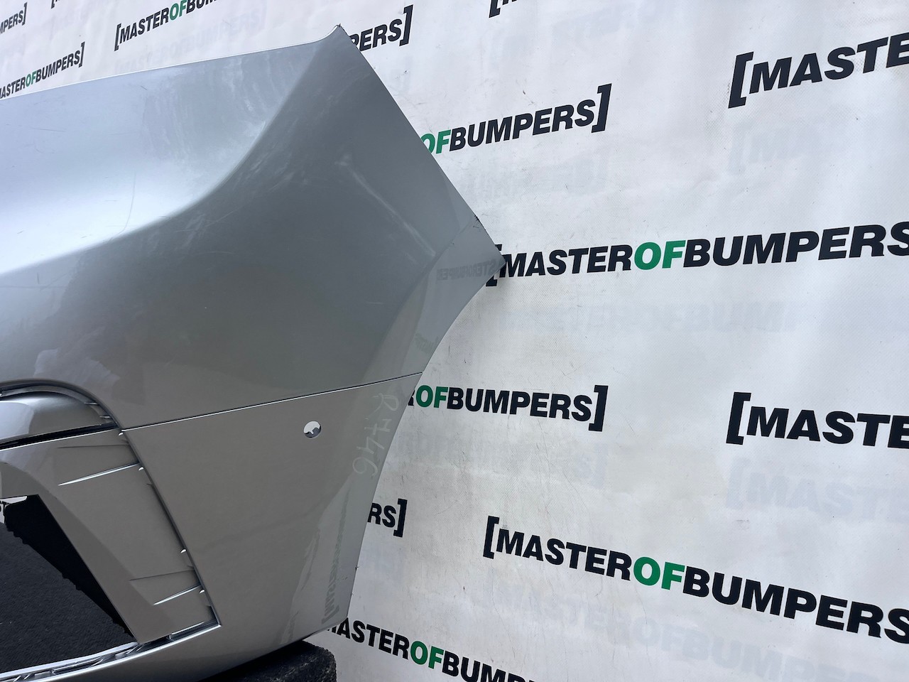 Renault Trafic Sport Plus Passenger 2022-2026 Front Bumper 6 Pdc Genuine [r746]