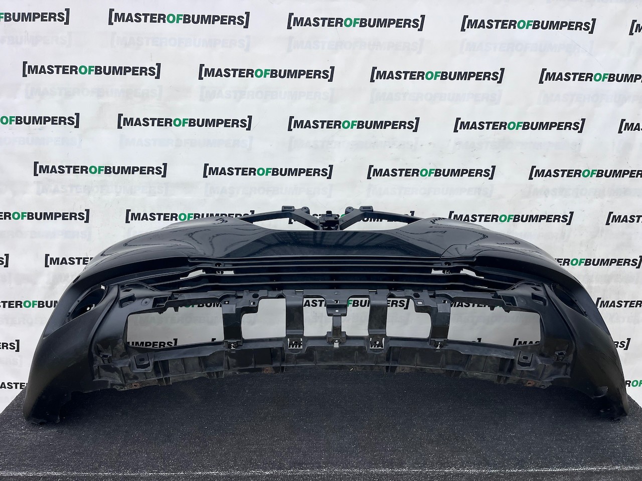 Renault Kadjar Dynamique Edition 2015-2018 Front Bumper 4 Pdc Jet Genuine [r749]