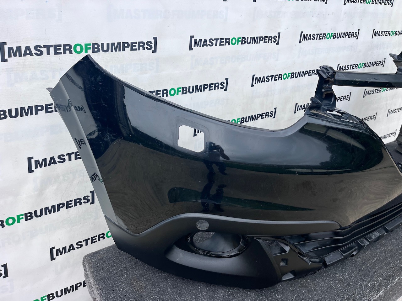 Renault Kadjar Dynamique Edition 2015-2018 Front Bumper 4 Pdc Jet Genuine [r749]