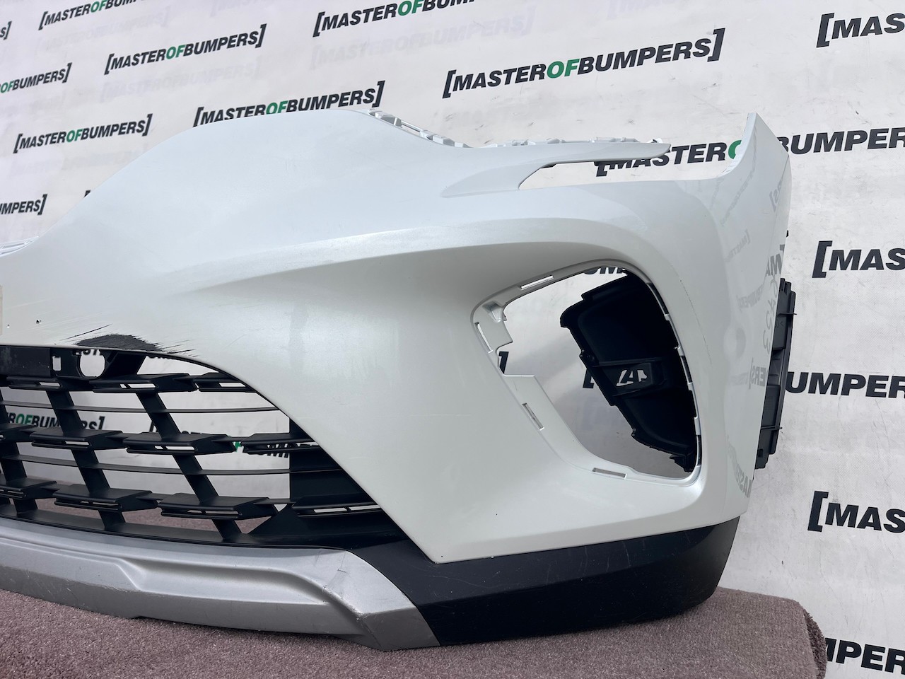 Renault Captur Edition Se Mk2 2020 - 2023 Front Bumper 4 Pdc Genuine [r753]