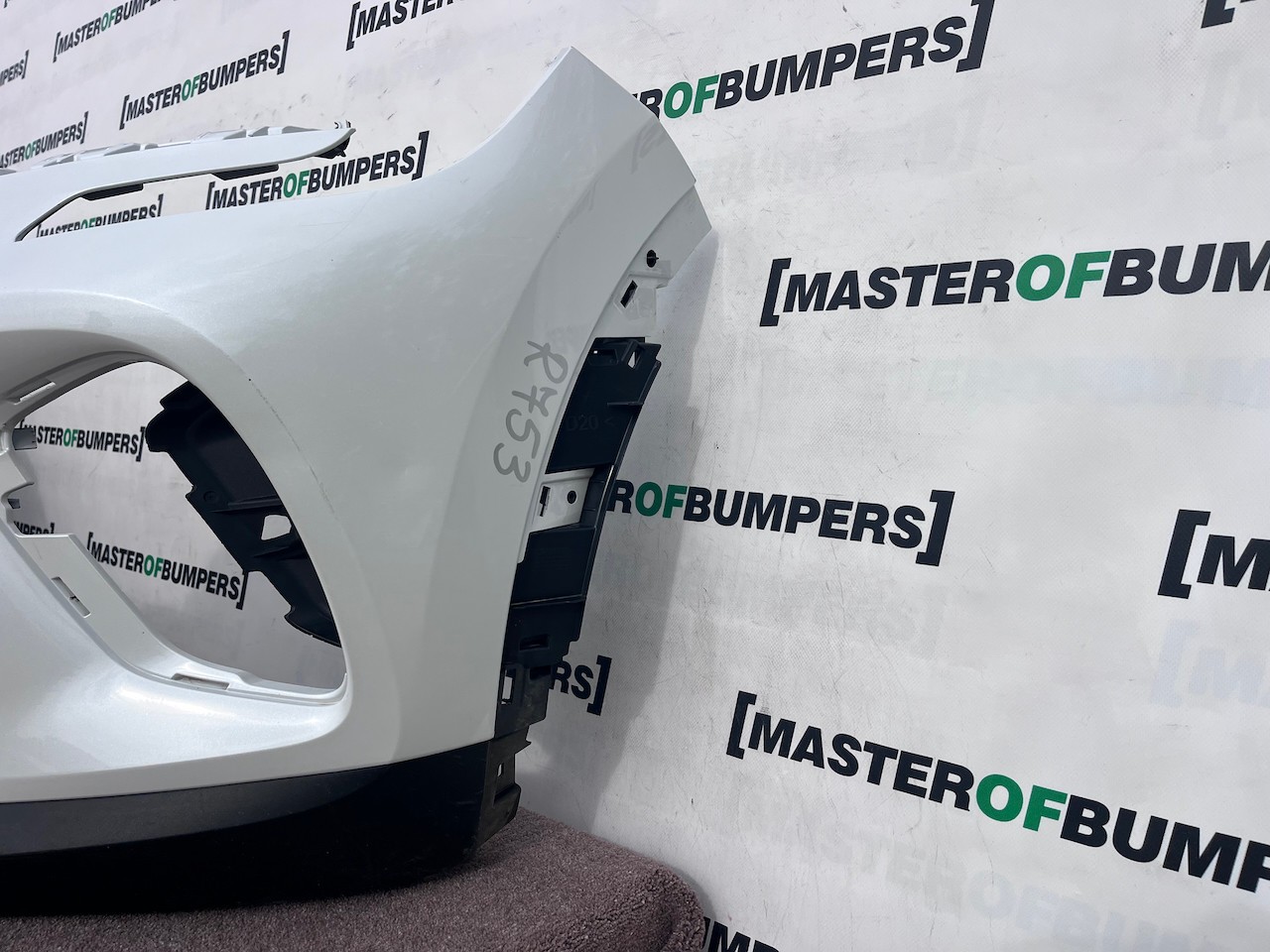 Renault Captur Edition Se Mk2 2020 - 2023 Front Bumper 4 Pdc Genuine [r753]