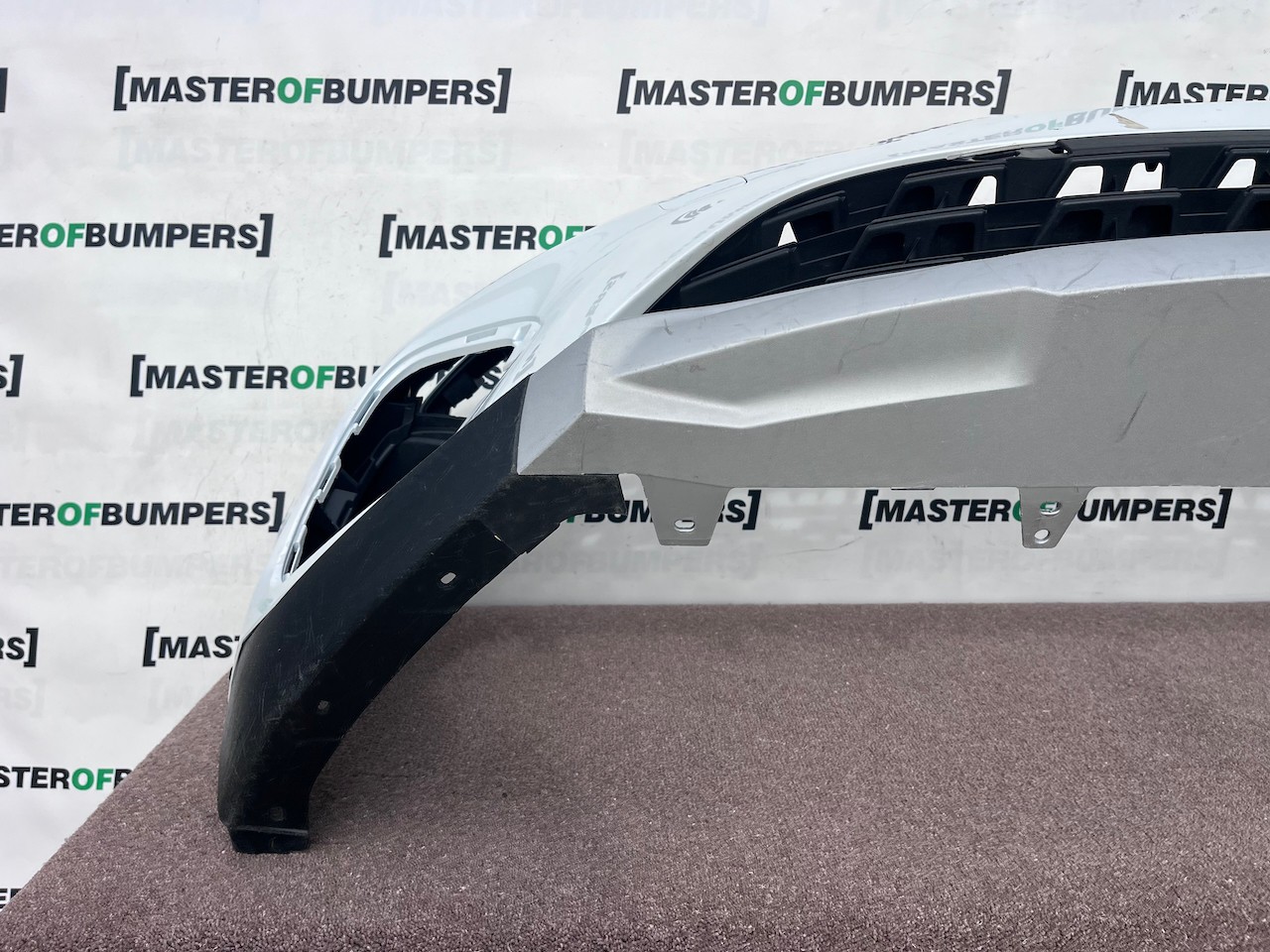 Renault Captur Edition Se Mk2 2020 - 2023 Front Bumper 4 Pdc Genuine [r753]