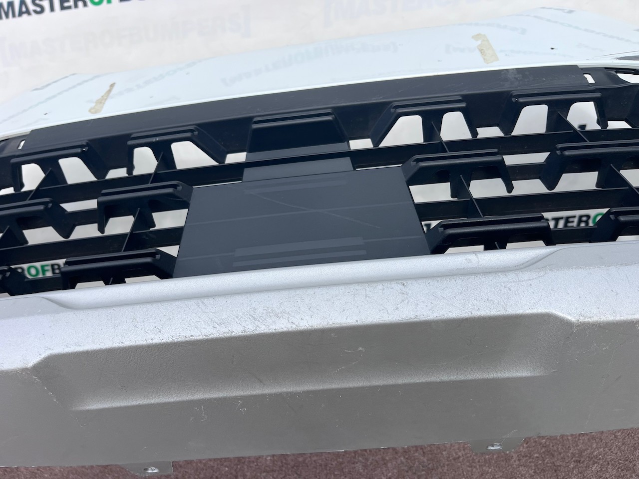 Renault Captur Edition Se Mk2 2020 - 2023 Front Bumper 4 Pdc Genuine [r753]