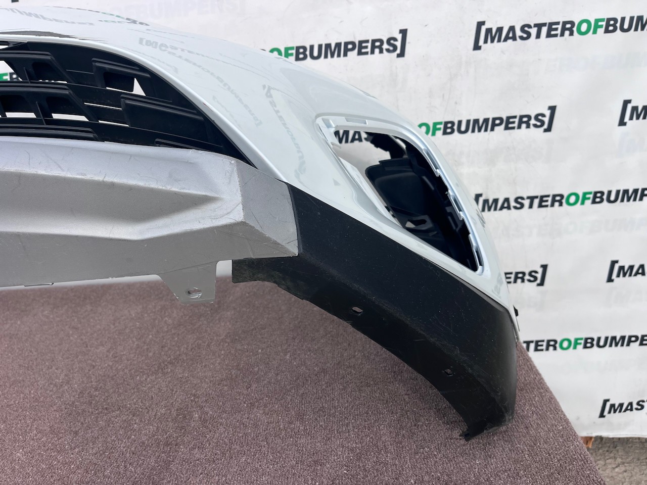 Renault Captur Edition Se Mk2 2020 - 2023 Front Bumper 4 Pdc Genuine [r753]