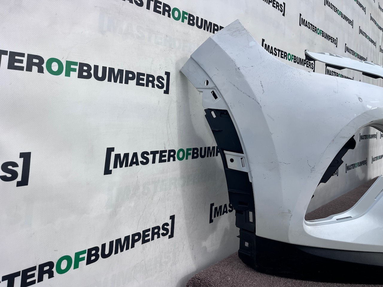 Renault Captur Edition Se Mk2 2020 - 2023 Front Bumper 4 Pdc Genuine [r753]