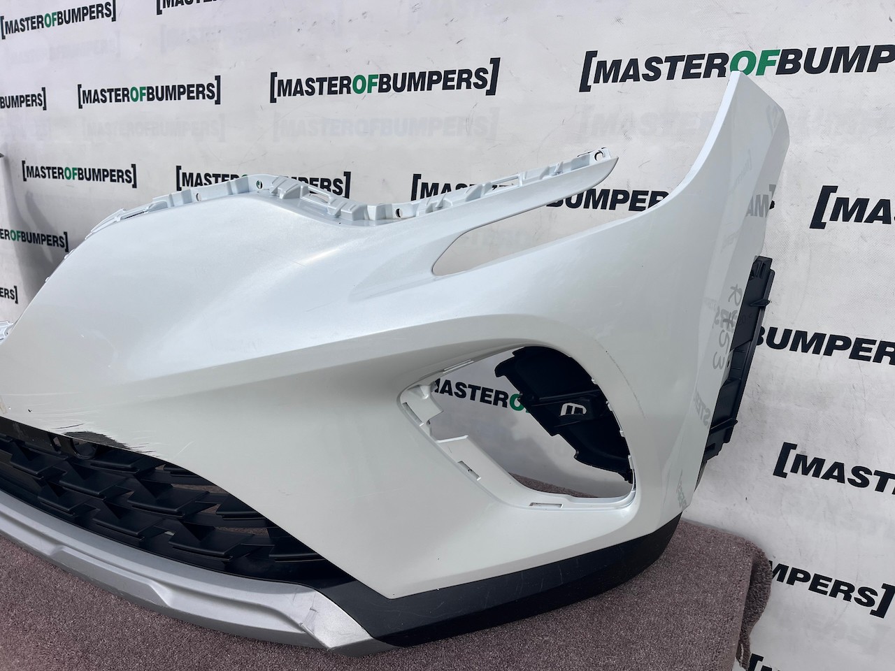 Renault Captur Edition Se Mk2 2020 - 2023 Front Bumper 4 Pdc Genuine [r753]