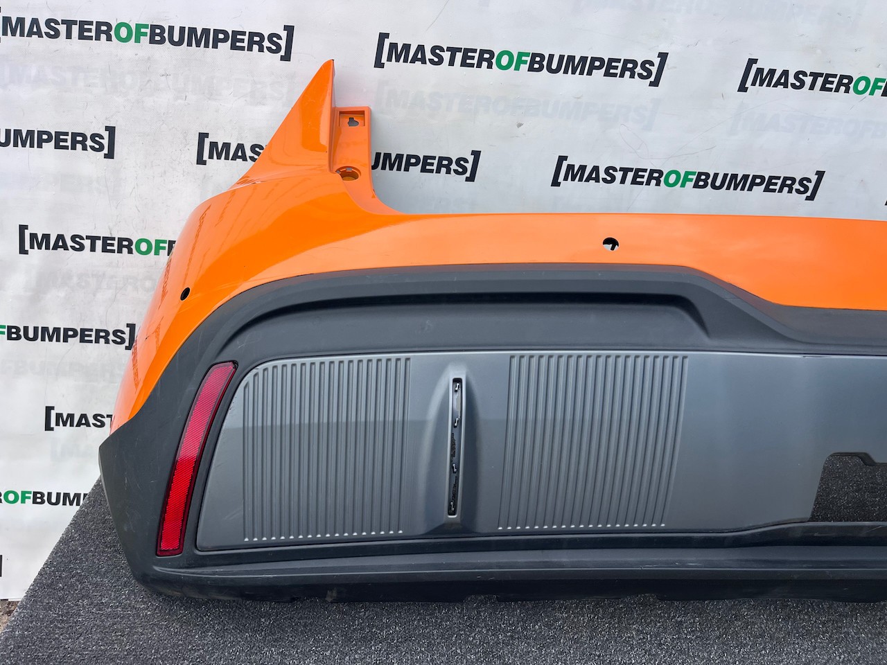 Mg Motors Mg4 Trophy Ev Hatchback 2022-2026 Rear Bumper 4 Pdc Genuine [p715]