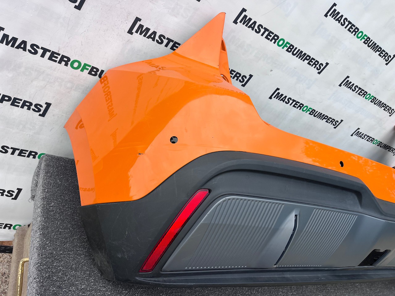 Mg Motors Mg4 Trophy Ev Hatchback 2022-2026 Rear Bumper 4 Pdc Genuine [p715]