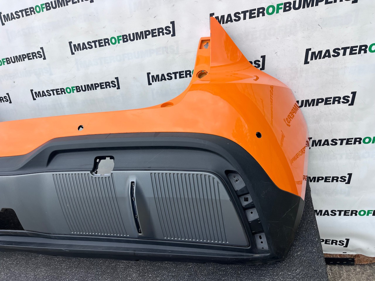 Mg Motors Mg4 Trophy Ev Hatchback 2022-2026 Rear Bumper 4 Pdc Genuine [p715]