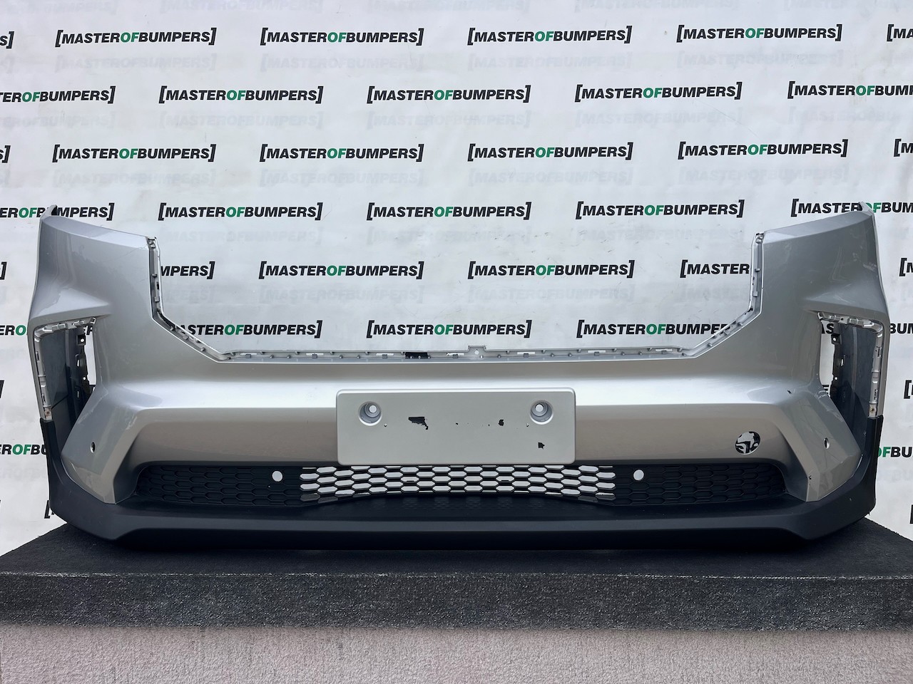 Saic Ldv Maxus Deliver 9 Panel Van 2019-2025 Front Bumper 4 Pdc Genuine [p765]