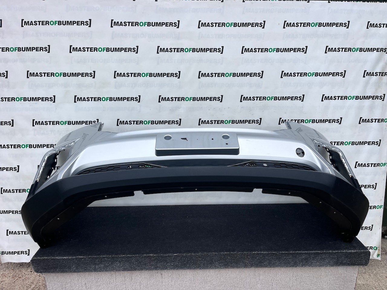Saic Ldv Maxus Deliver 9 Panel Van 2019-2025 Front Bumper 4 Pdc Genuine [p765]