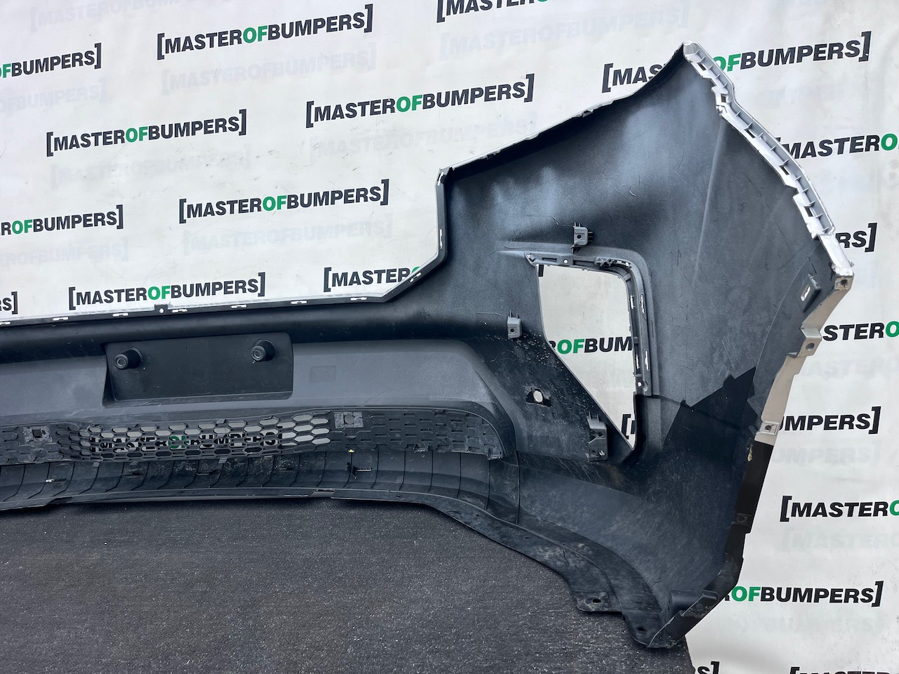 Saic Ldv Maxus Deliver 9 Panel Van 2019-2025 Front Bumper 4 Pdc Genuine [p765]