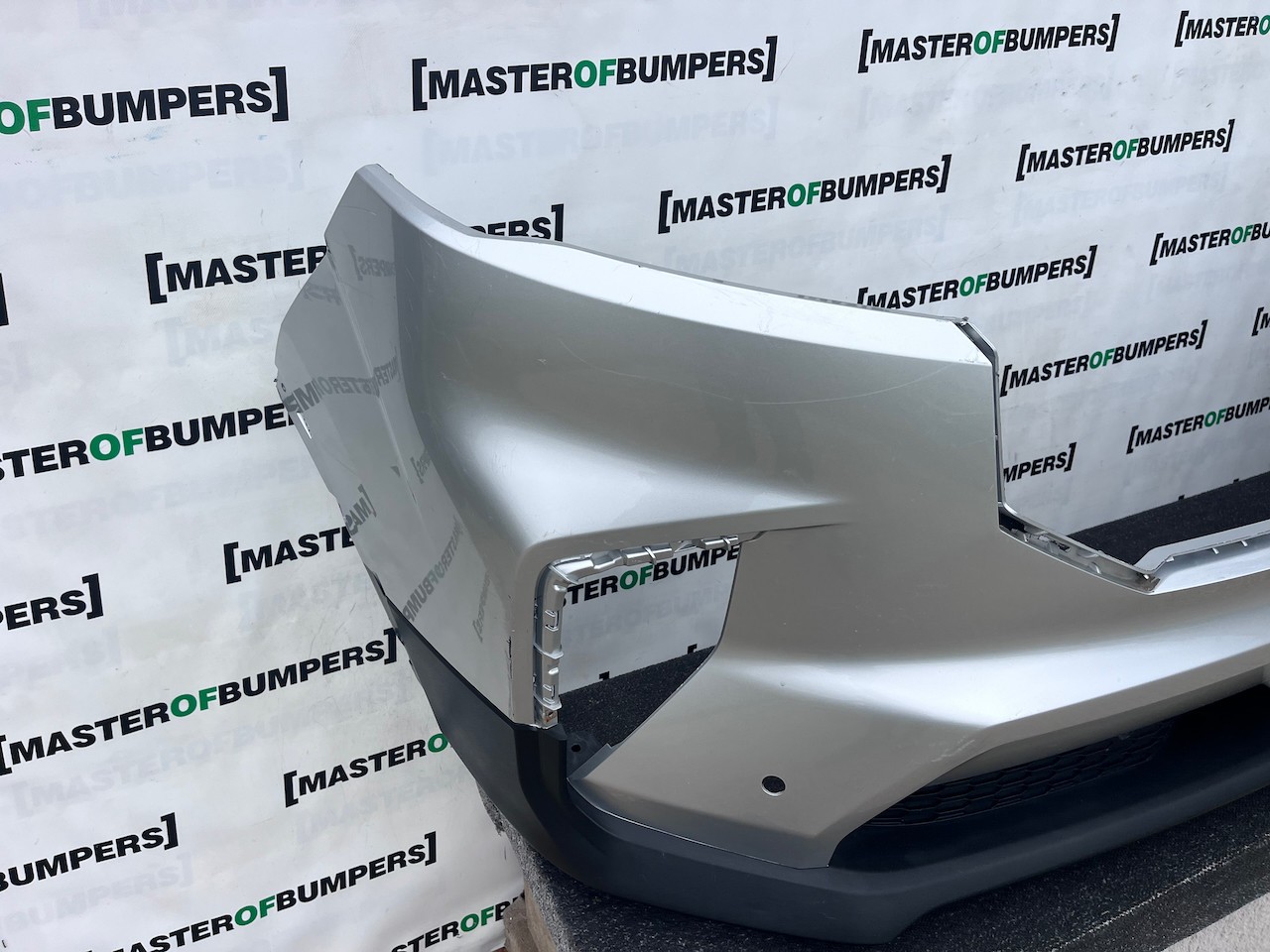 Saic Ldv Maxus Deliver 9 Panel Van 2019-2025 Front Bumper 4 Pdc Genuine [p765]