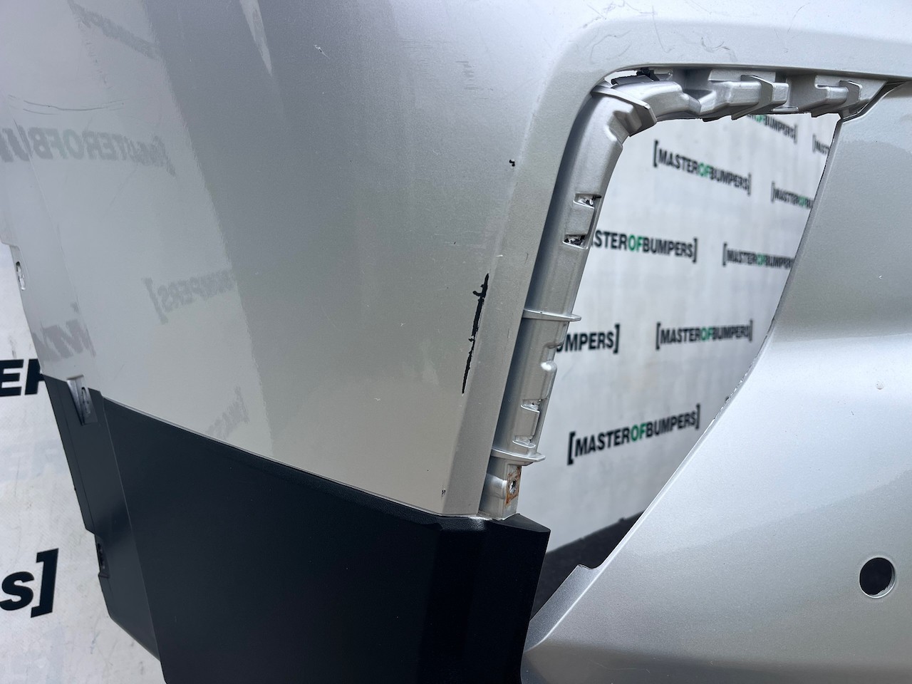 Saic Ldv Maxus Deliver 9 Panel Van 2019-2025 Front Bumper 4 Pdc Genuine [p765]