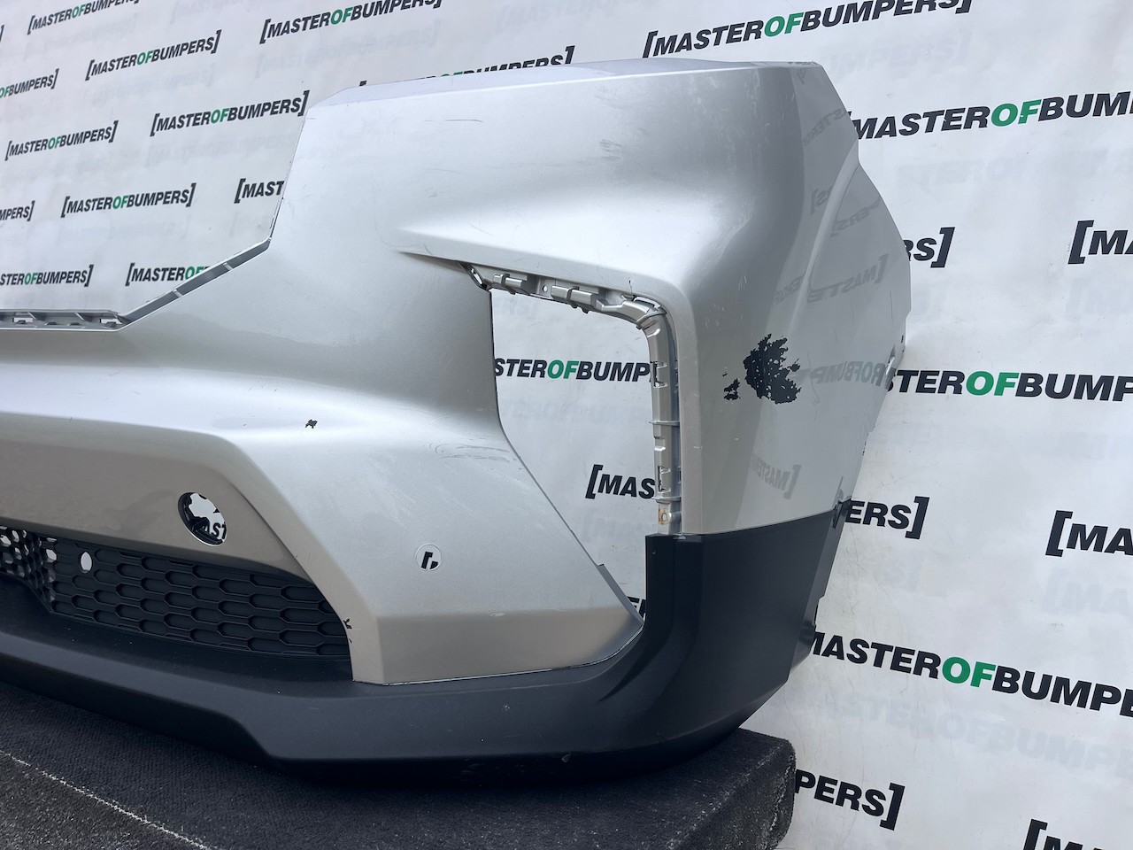 Saic Ldv Maxus Deliver 9 Panel Van 2019-2025 Front Bumper 4 Pdc Genuine [p765]