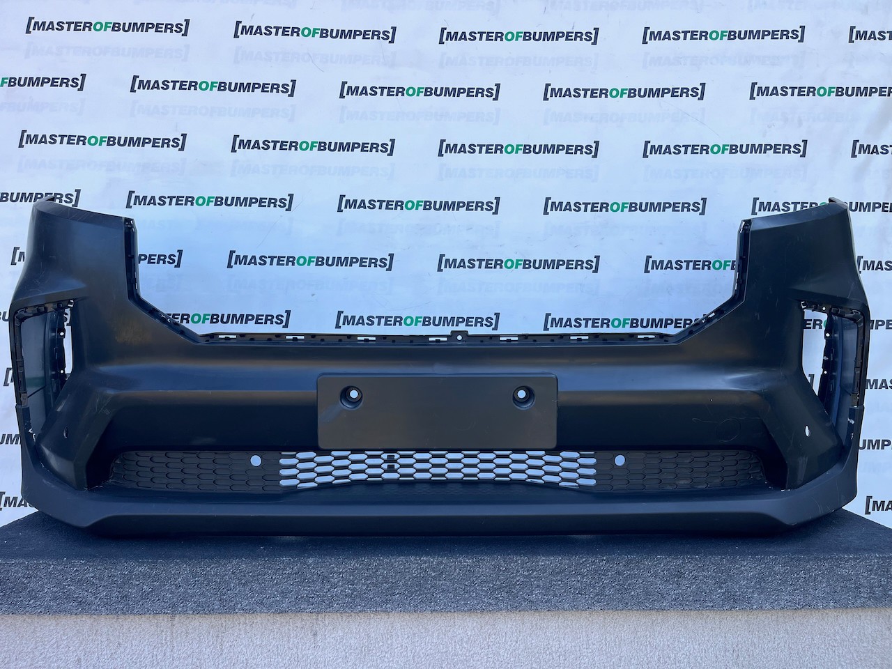 Maxus Deliver 9 Panel Van 2019-2025 Front Bumper 4 Pdc Genuine [p727]