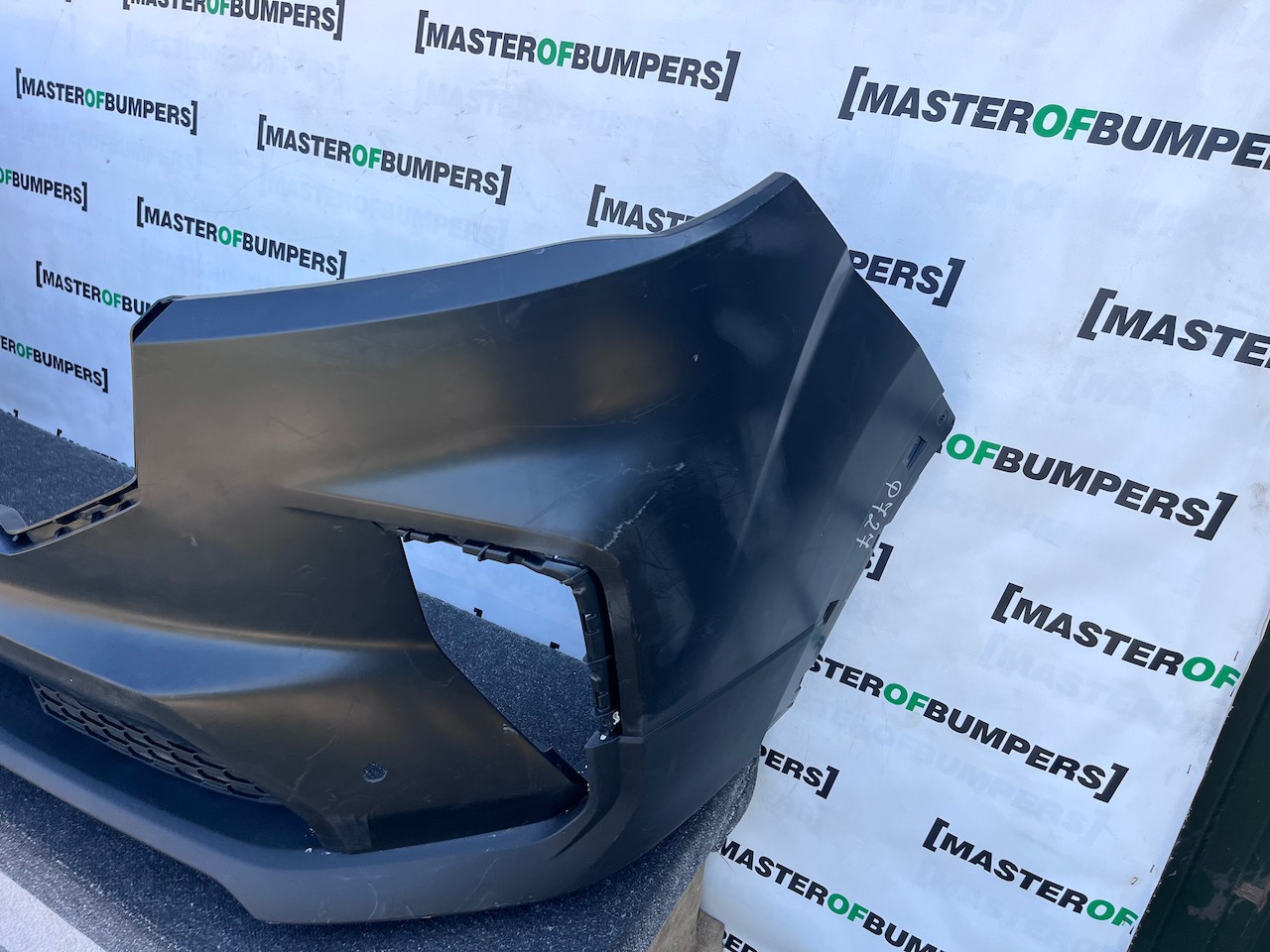 Maxus Deliver 9 Panel Van 2019-2025 Front Bumper 4 Pdc Genuine [p727]
