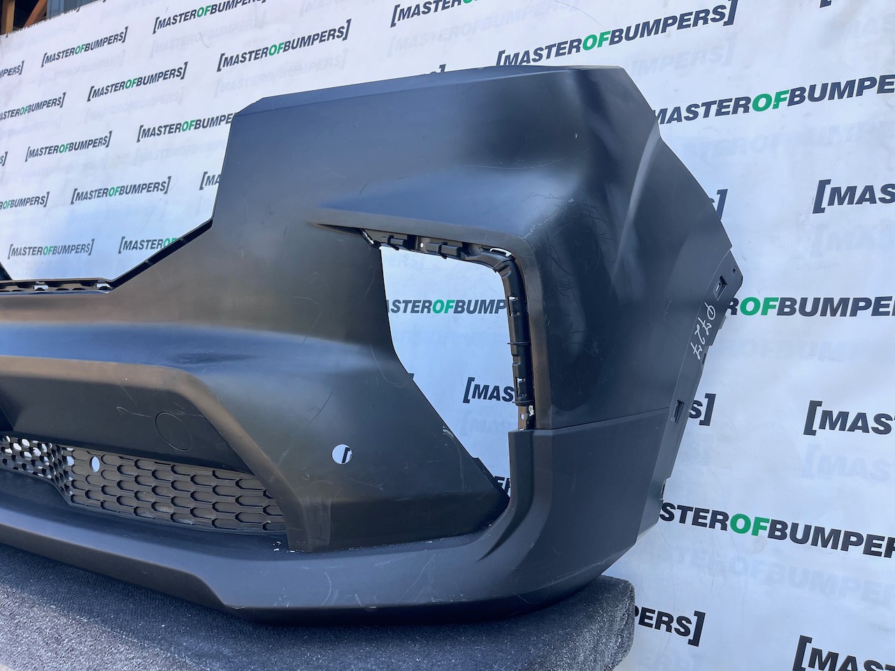 Maxus Deliver 9 Panel Van 2019-2025 Front Bumper 4 Pdc Genuine [p727]
