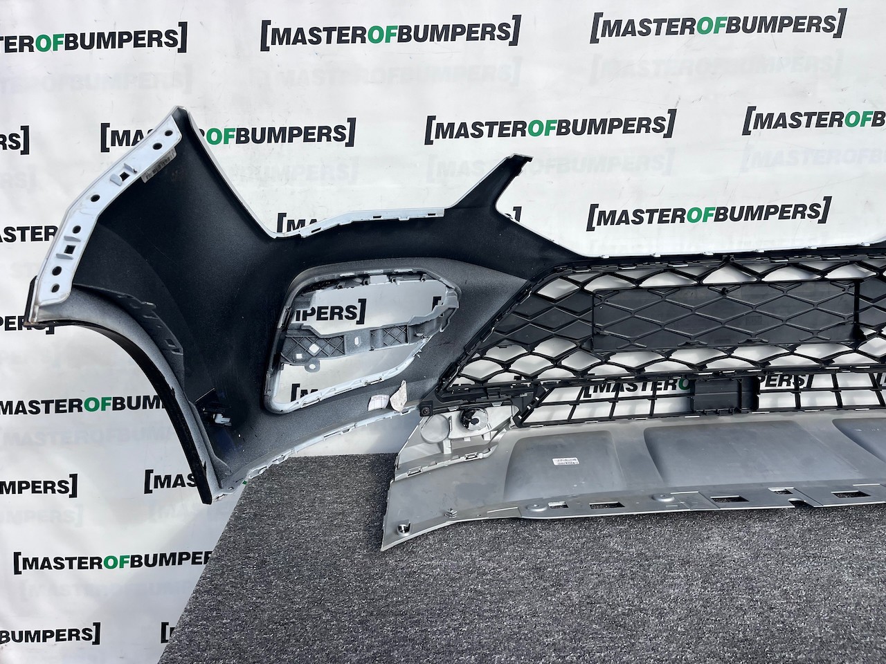 Seat Ateca Fr Tsi Evo Suv 2020-2025 Front Bumper 6 Pdc Genuine [v647]