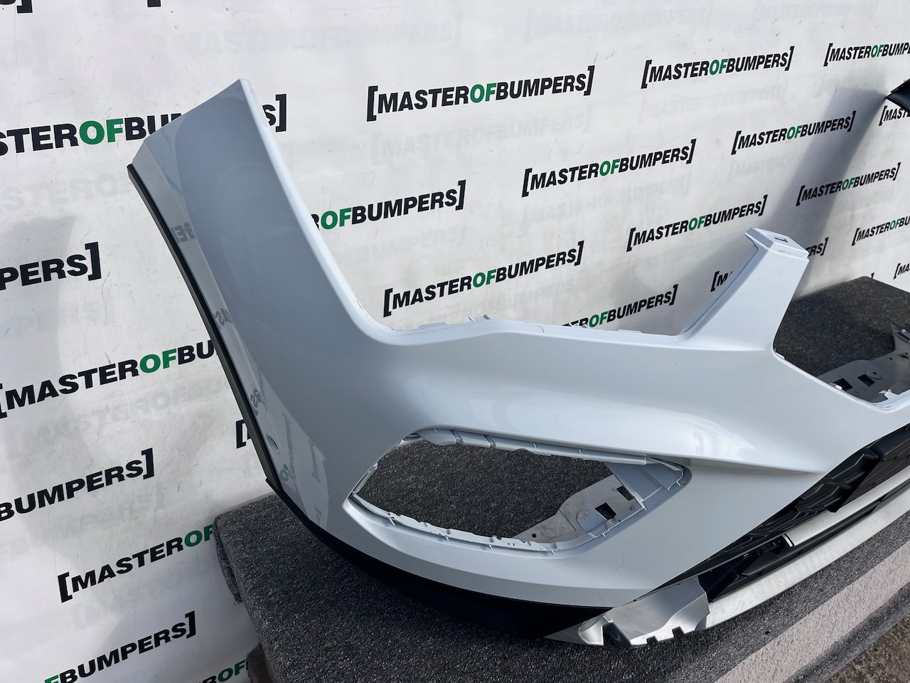 Seat Ateca Fr Tsi Evo Suv 2020-2025 Front Bumper 6 Pdc Genuine [v647]