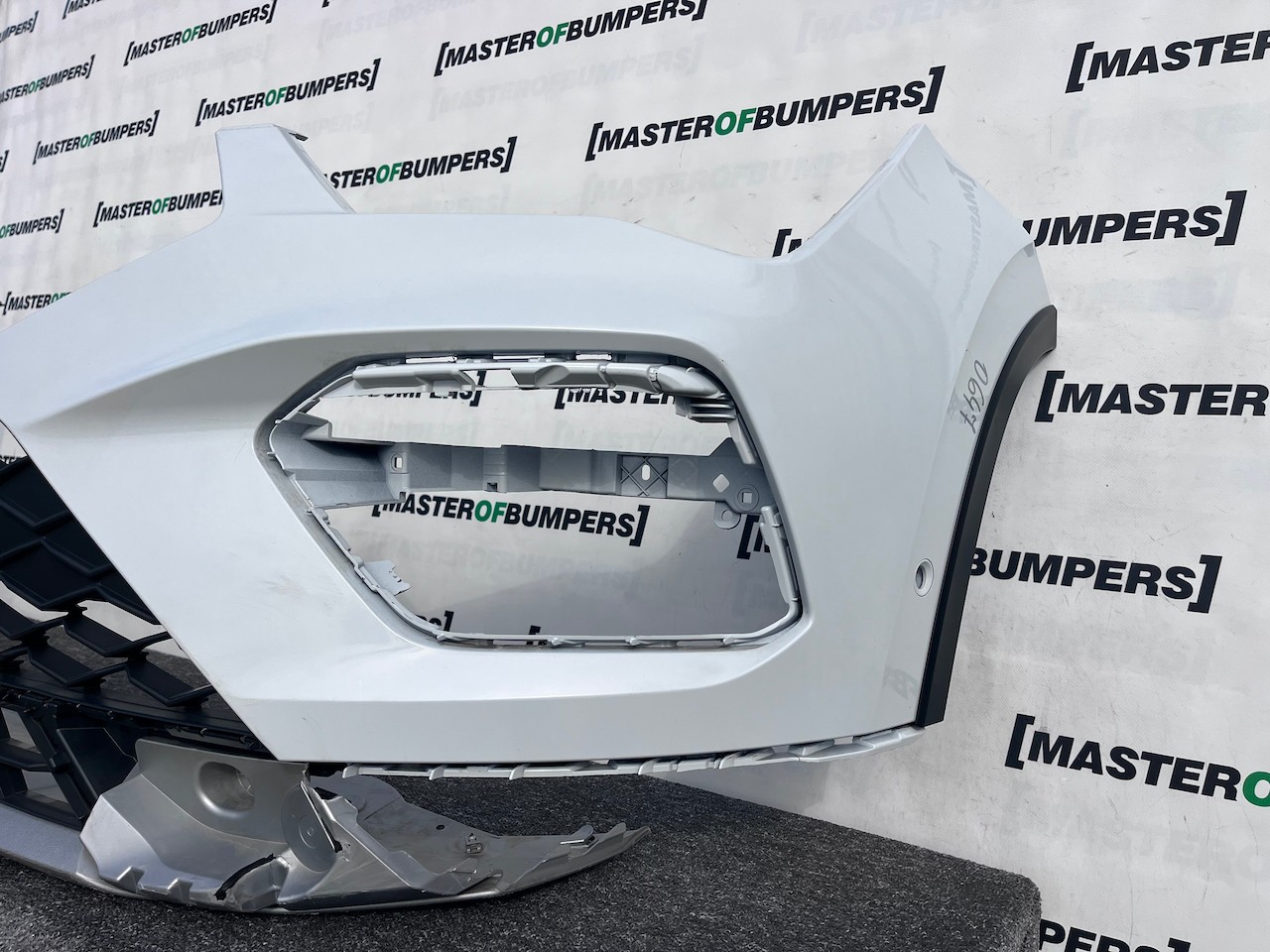 Seat Ateca Fr Tsi Evo Suv 2020-2025 Front Bumper 6 Pdc Genuine [v647]