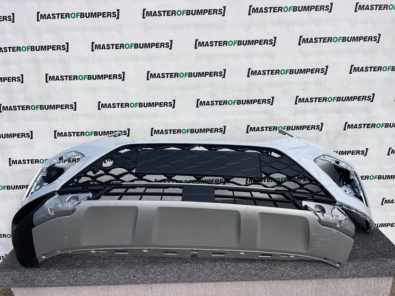 Seat Ateca Fr Tsi Evo Suv 2020-2025 Front Bumper 6 Pdc Genuine [v647]