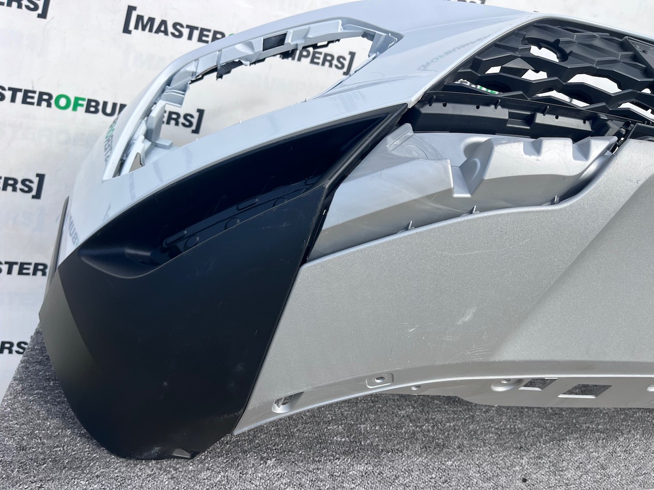 Seat Ateca Fr Tsi Evo Suv 2020-2025 Front Bumper 6 Pdc Genuine [v647]