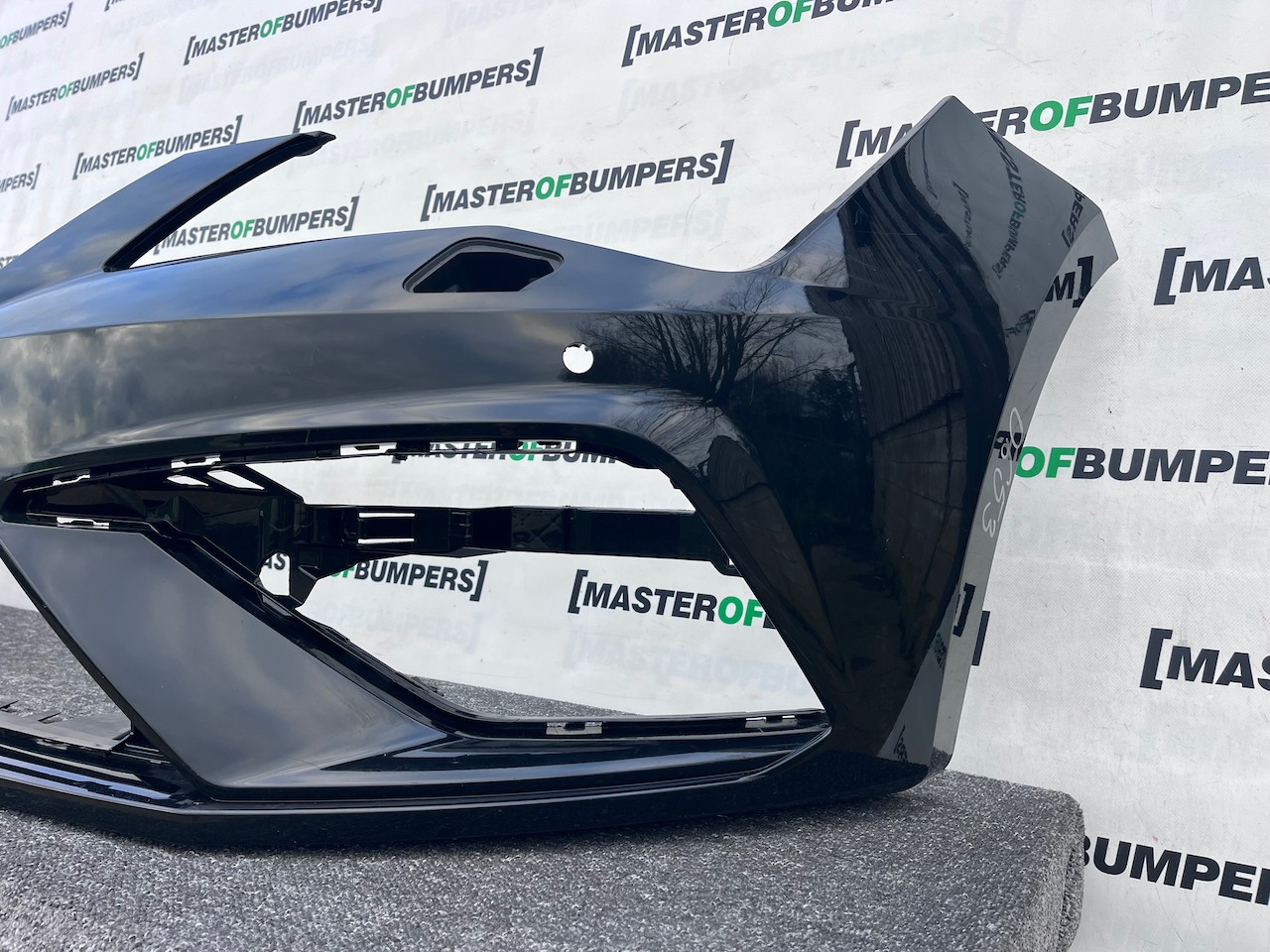 Seat Leon Fr Mk3 Lift Hatchback 2017-2019 Front Bumper 4 Pdc Jets Genuine [o653]