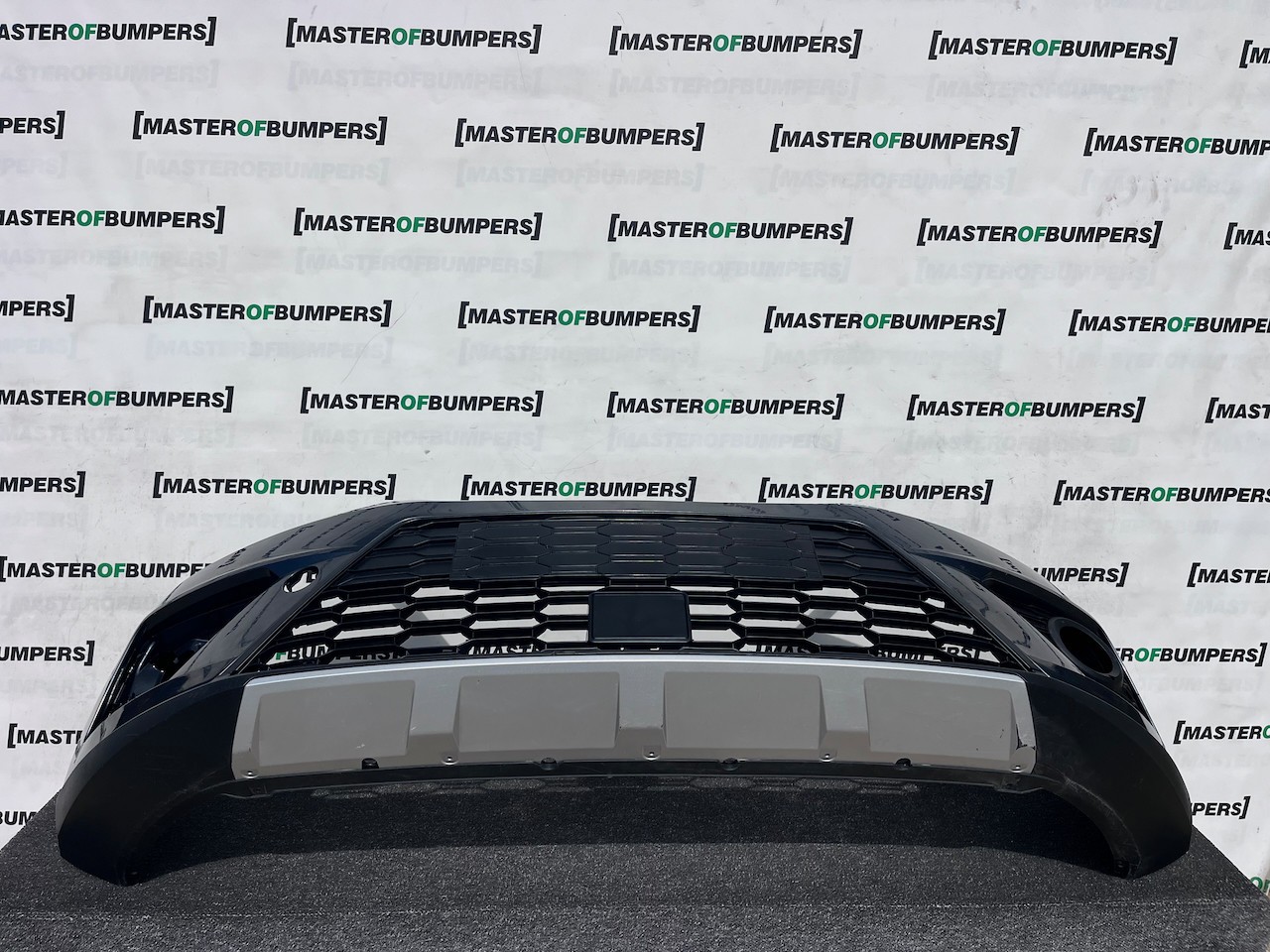 Seat Arona Se Xcellence Lux Fr 2017-2022 Front Bumper Pdc Genuine [o700]