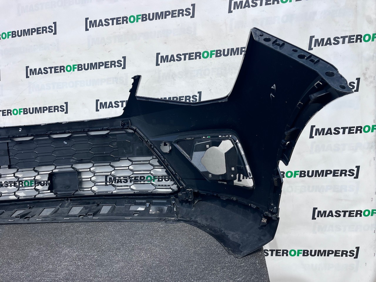Seat Arona Se Xcellence Lux Fr 2017-2022 Front Bumper Pdc Genuine [o700]