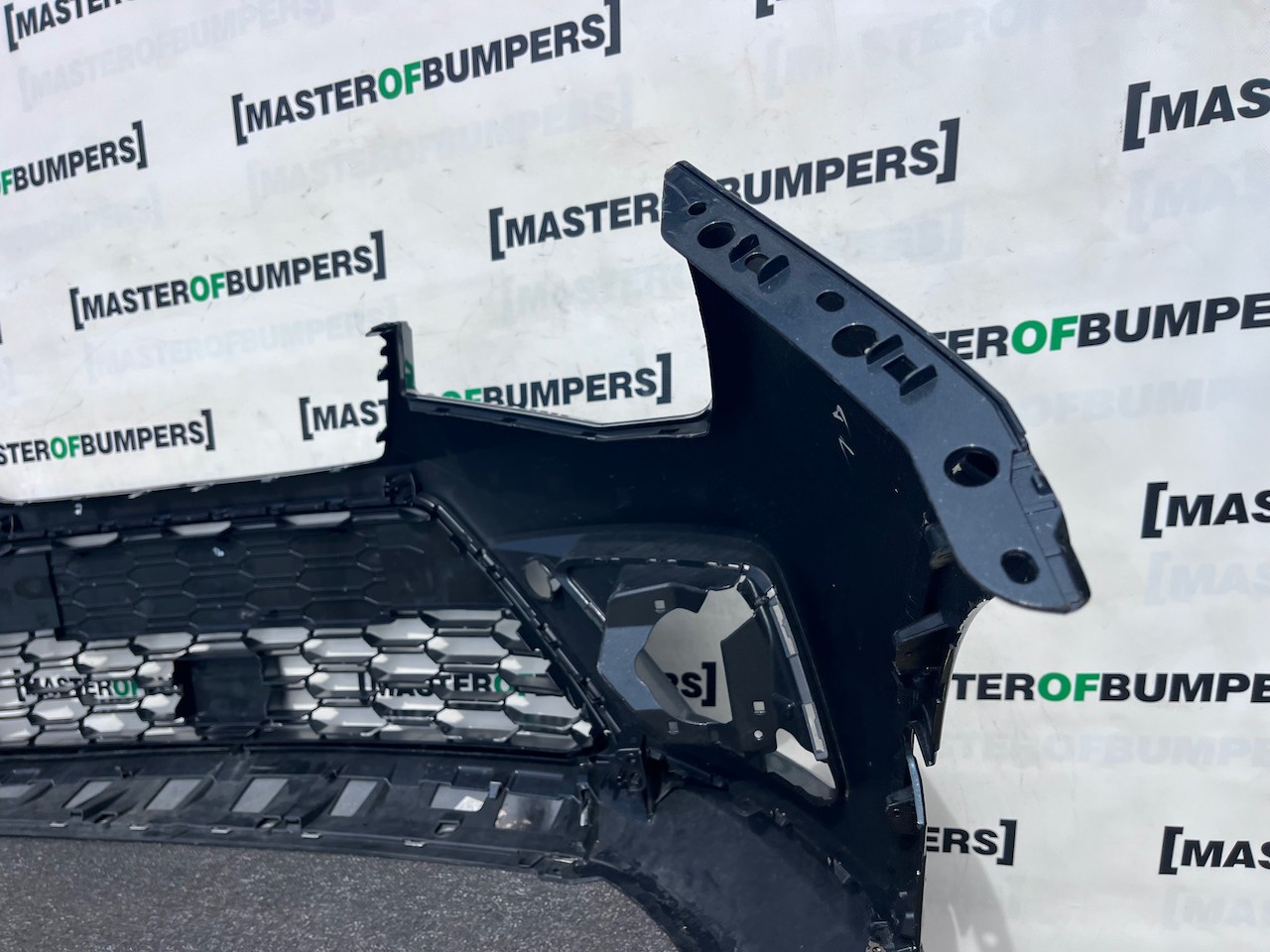 Seat Arona Se Xcellence Lux Fr 2017-2022 Front Bumper Pdc Genuine [o700]
