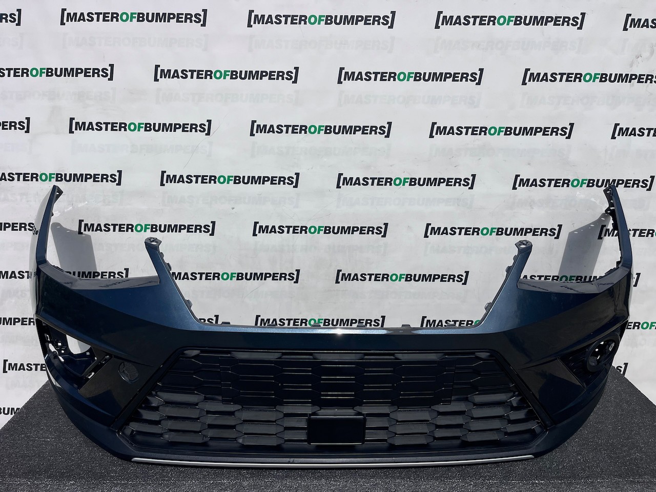Seat Arona Se Xcellence Lux Fr 2017-2022 Front Bumper Pdc Genuine [o700]